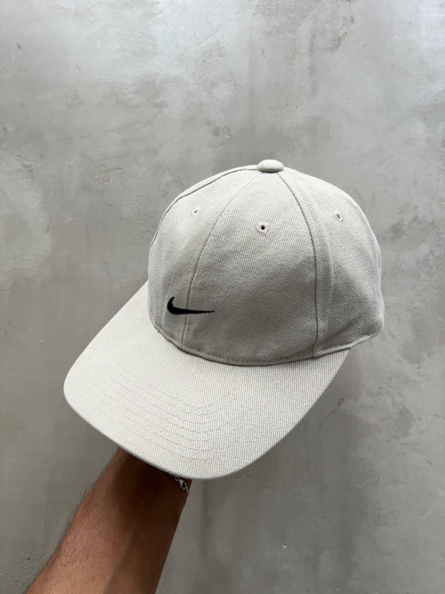 BEIGE NIKE GOLF CAP - 2000S