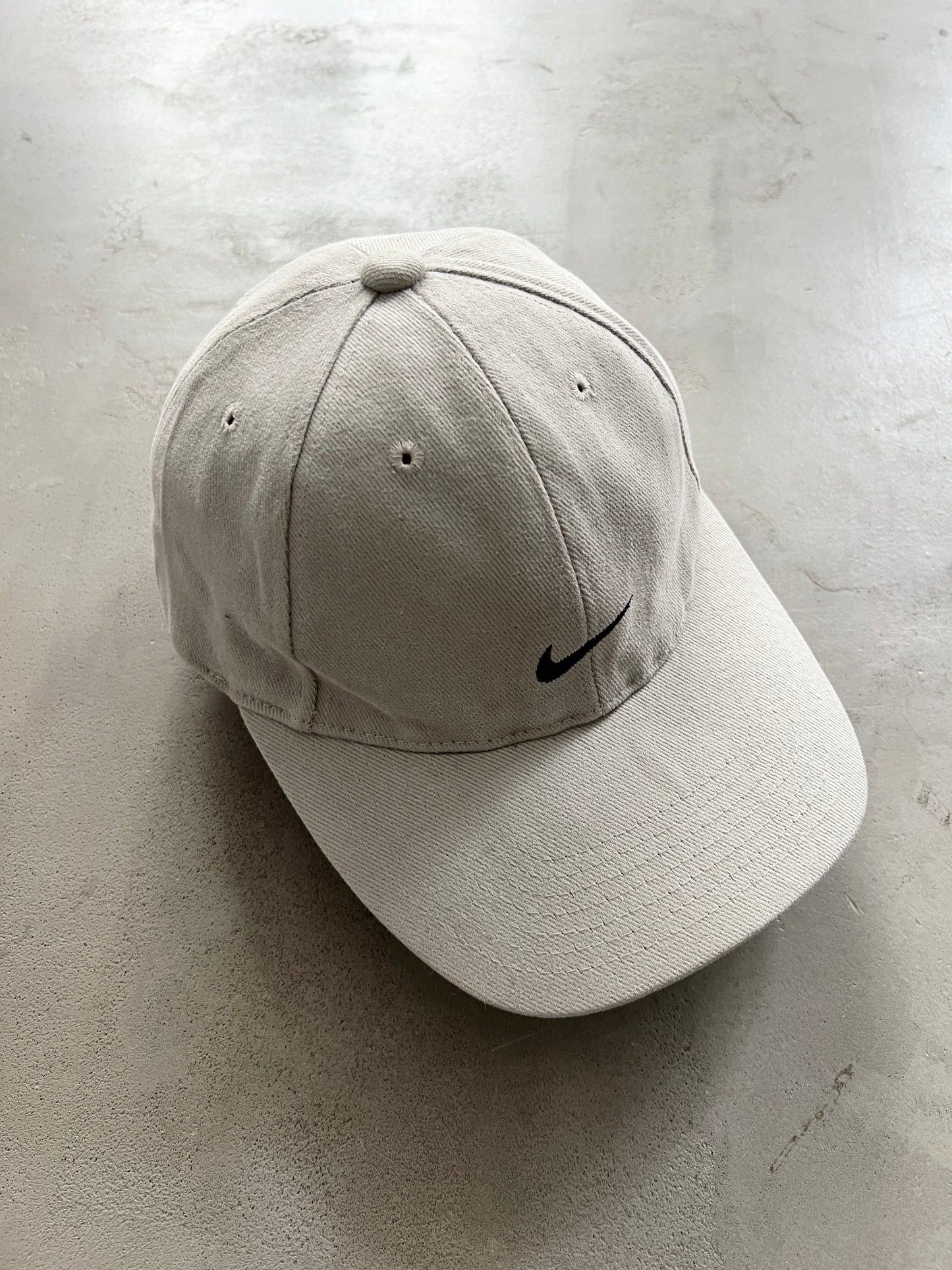 BEIGE NIKE GOLF CAP - 2000S