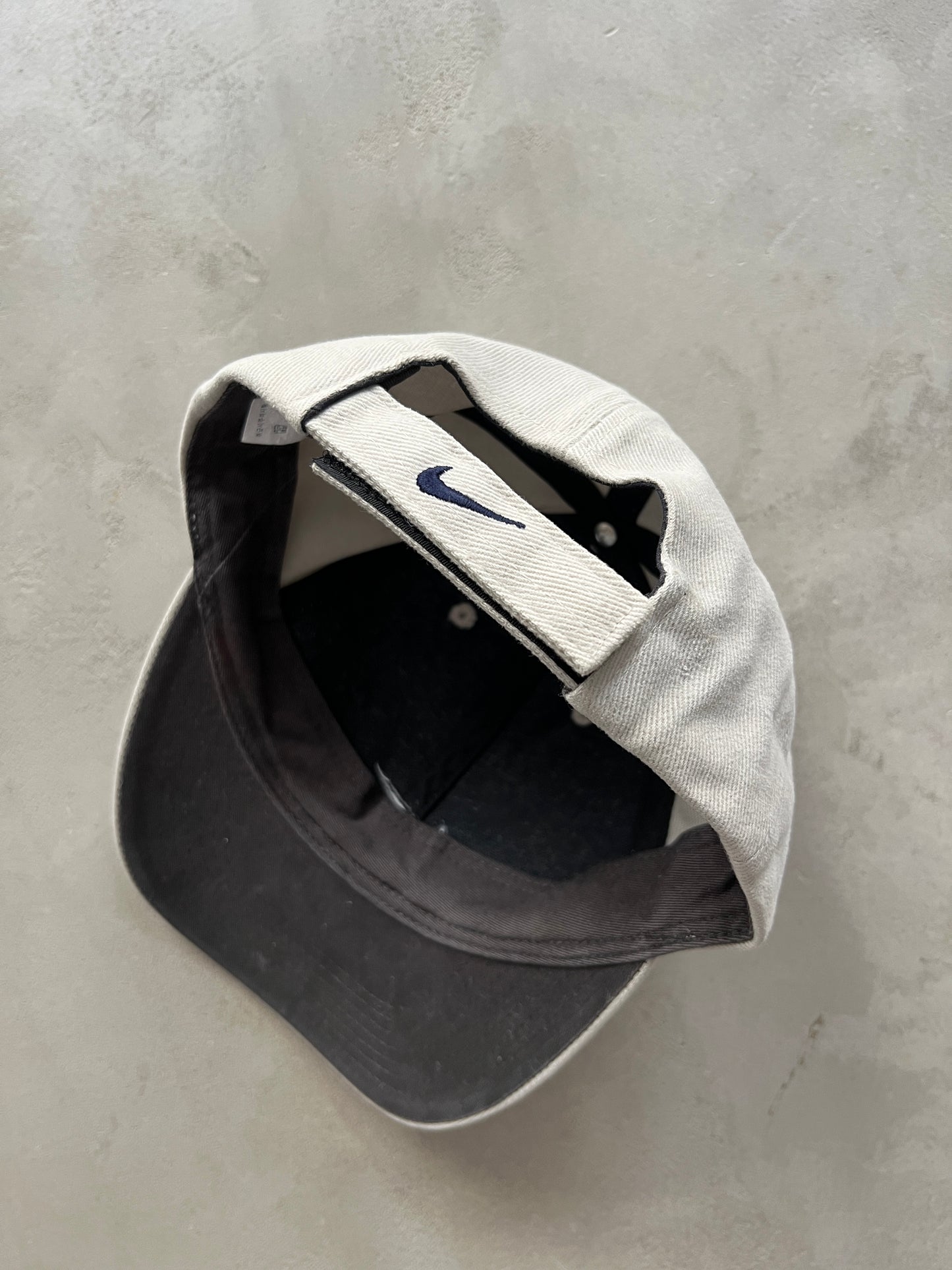 BEIGE NIKE GOLF CAP - 2000S