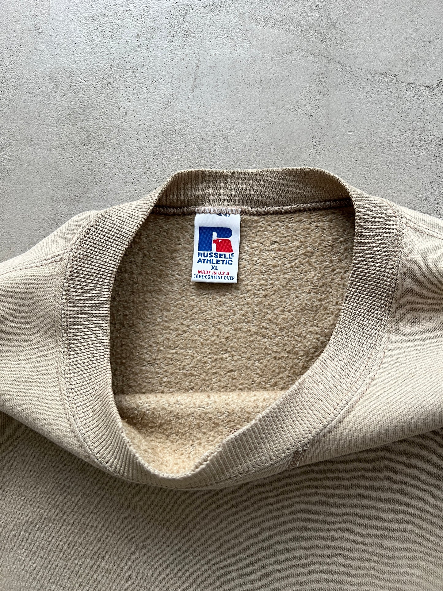 TAN RUSSELL ATHLETIC SWEATER - 1990S - L