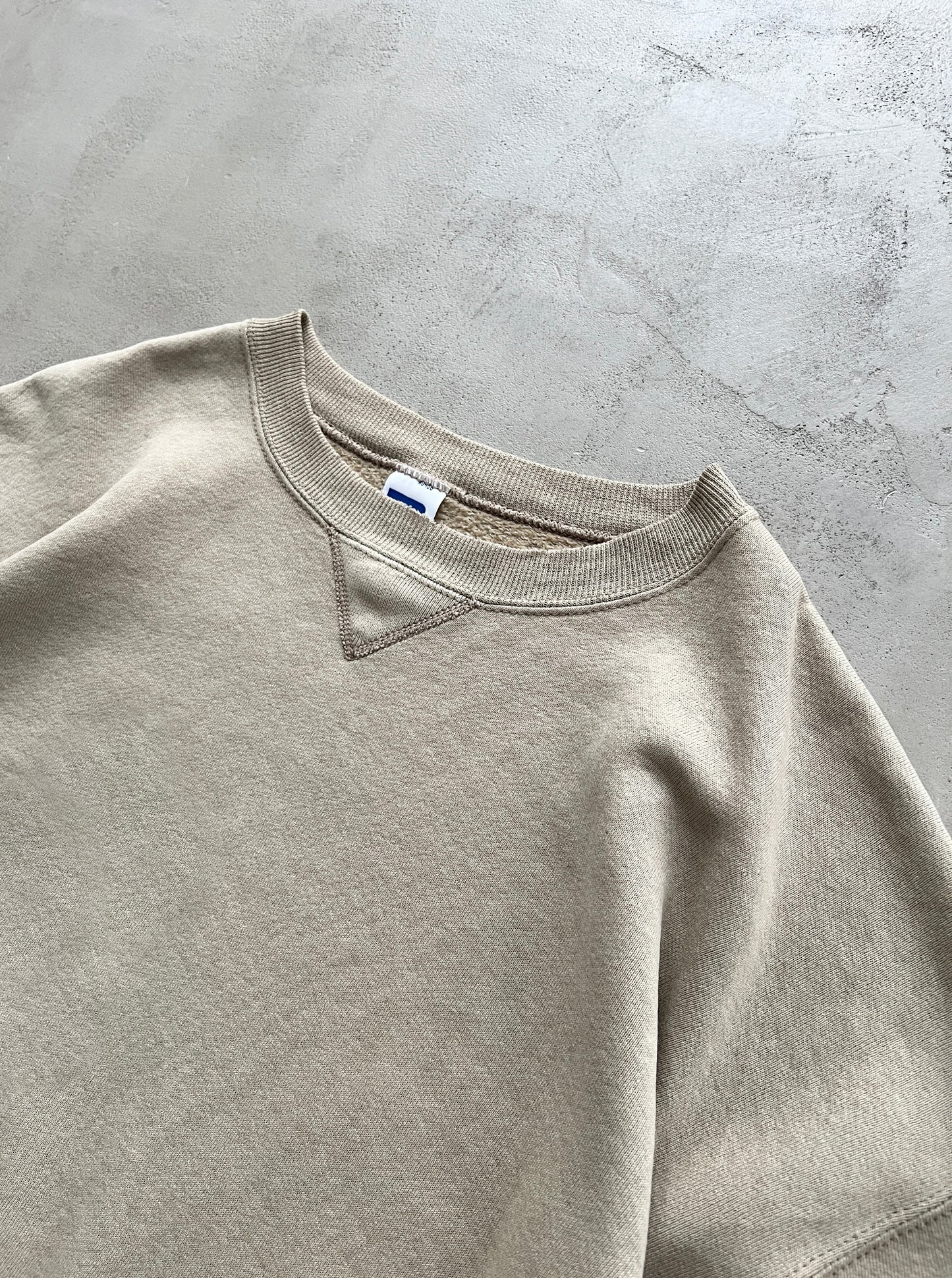 TAN RUSSELL ATHLETIC SWEATER - 1990S - L