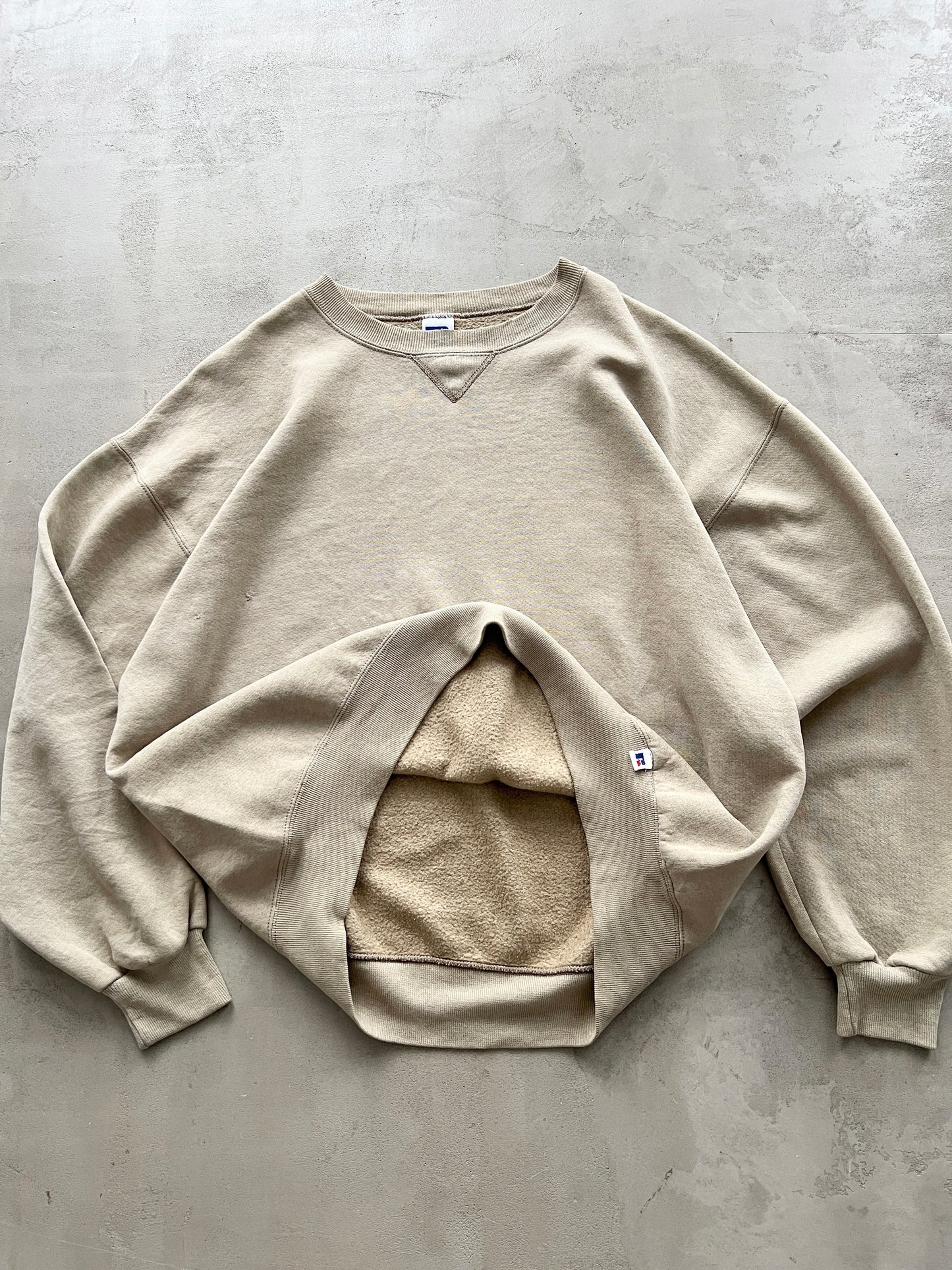 TAN RUSSELL ATHLETIC SWEATER - 1990S - L