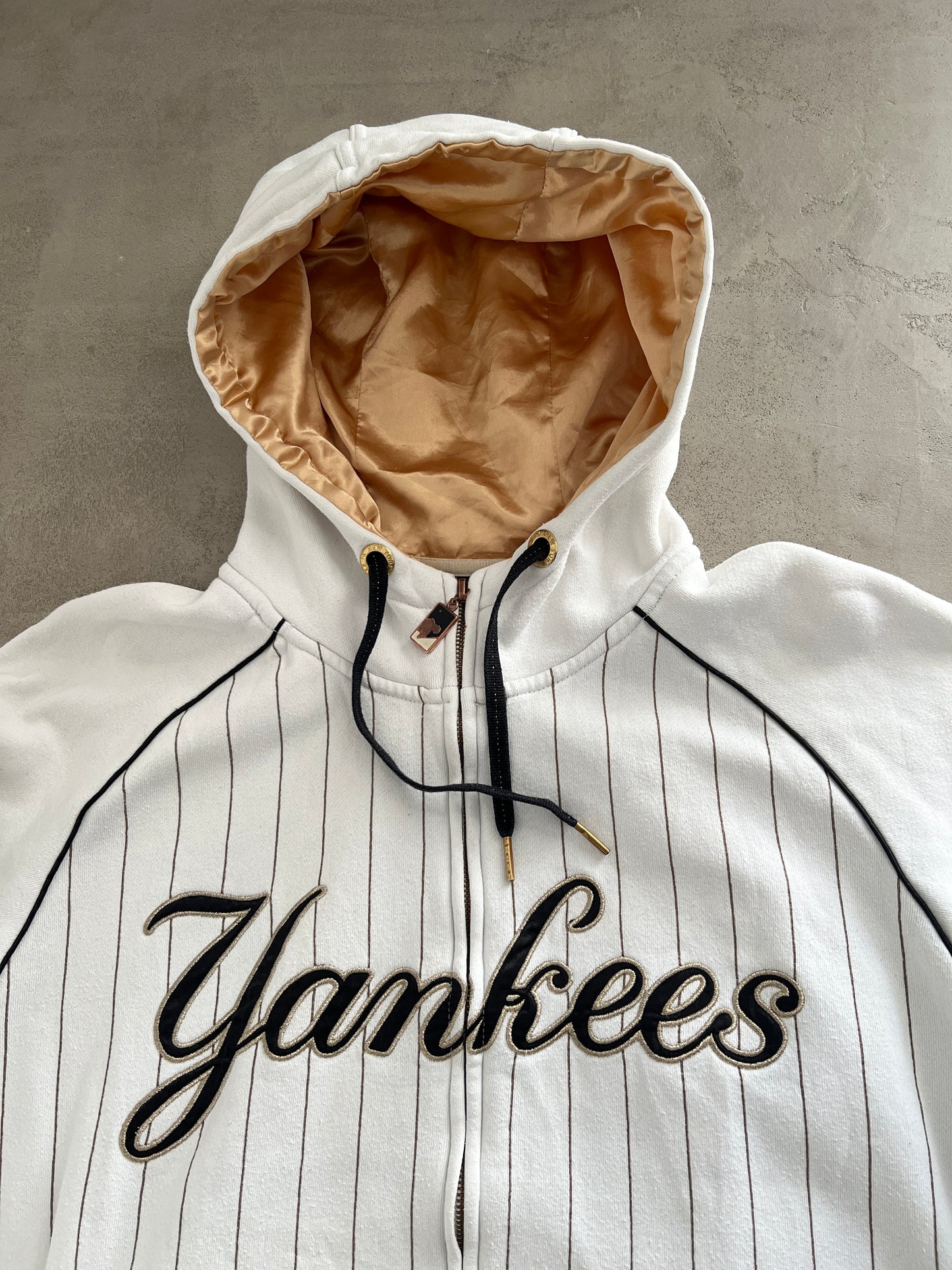 WHITE/NAVY YANKEES ZIP UP HOODIE - 2000S - M/L