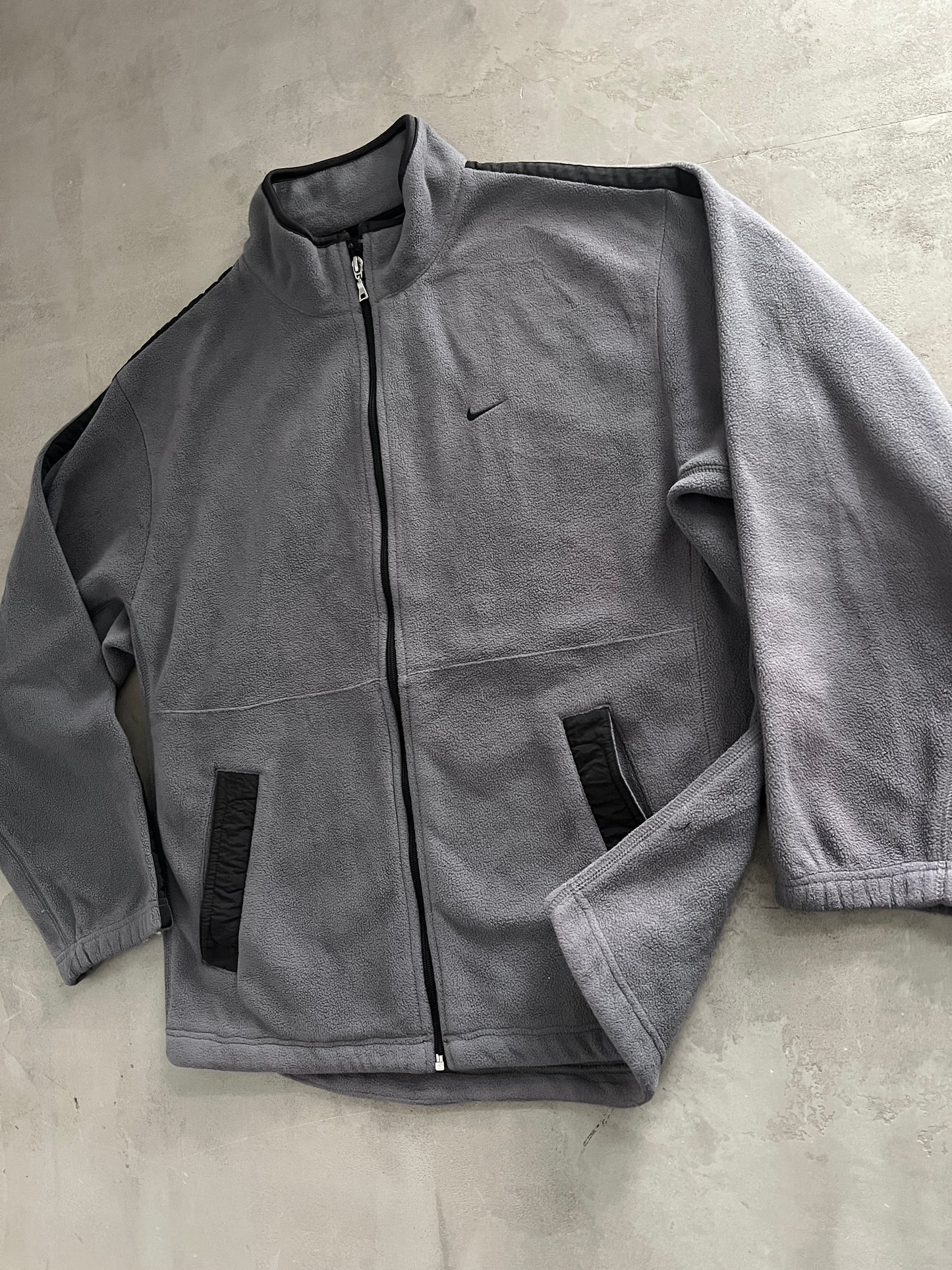 GREY NIKE FLEECE - 2000S - L/XL