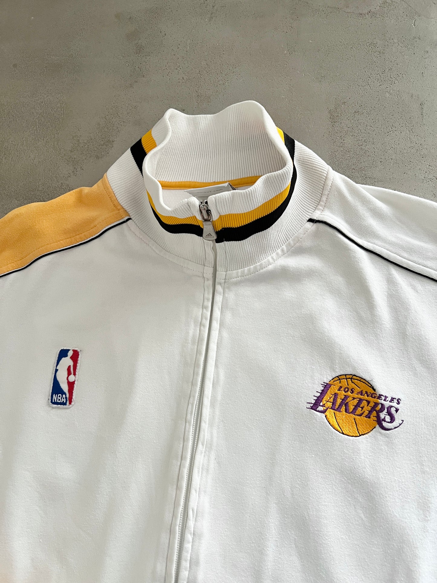 WHITE LA LAKERS ADIDAS JACKET - 2000S - L/M