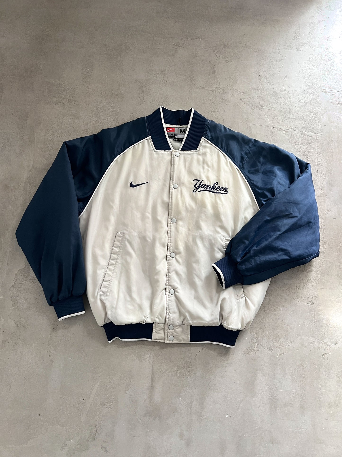 CREME/NAVY YANKEES NIKE BOMBER - 1990S - L