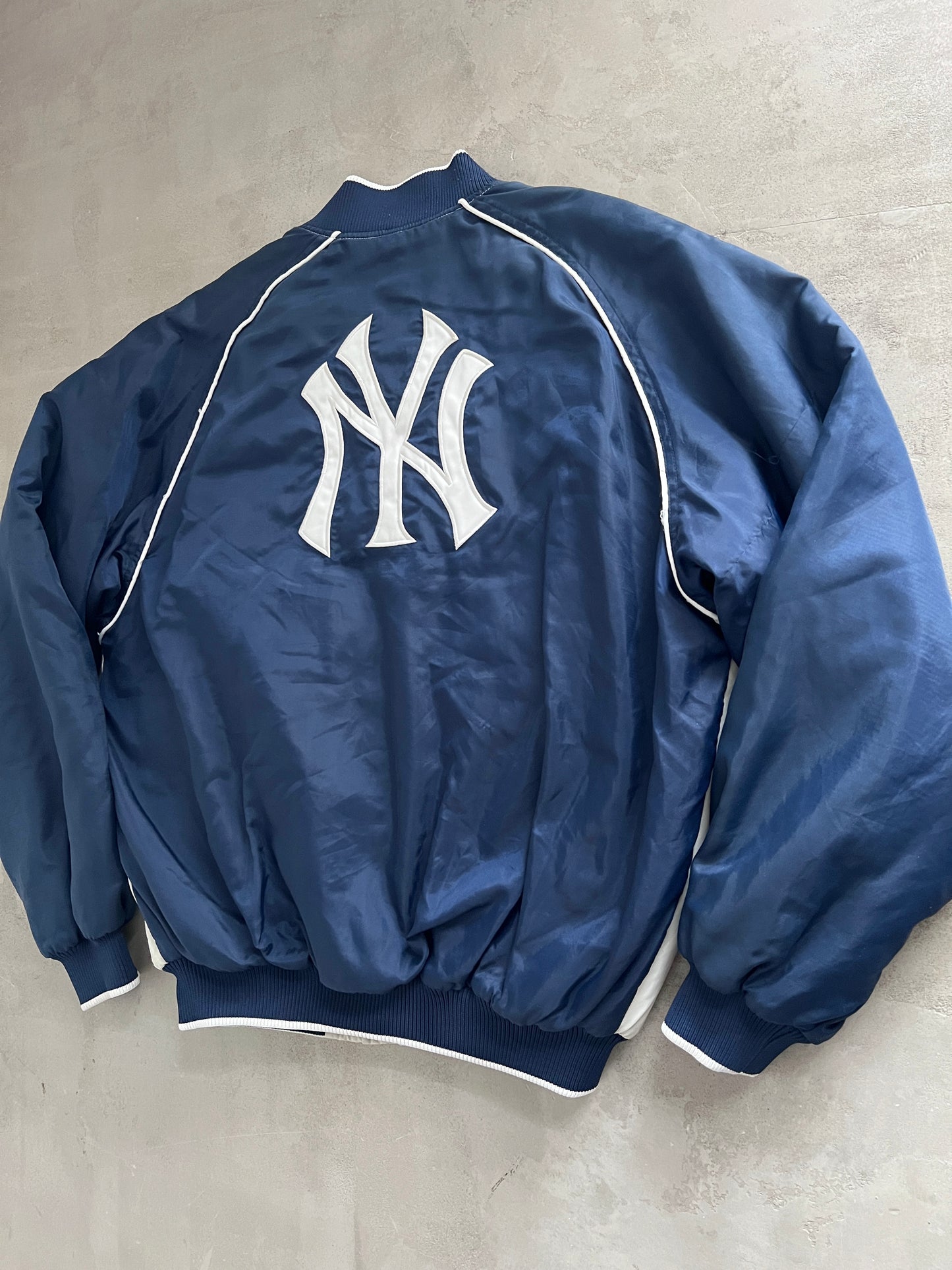 CREME/NAVY YANKEES NIKE BOMBER - 1990S - L