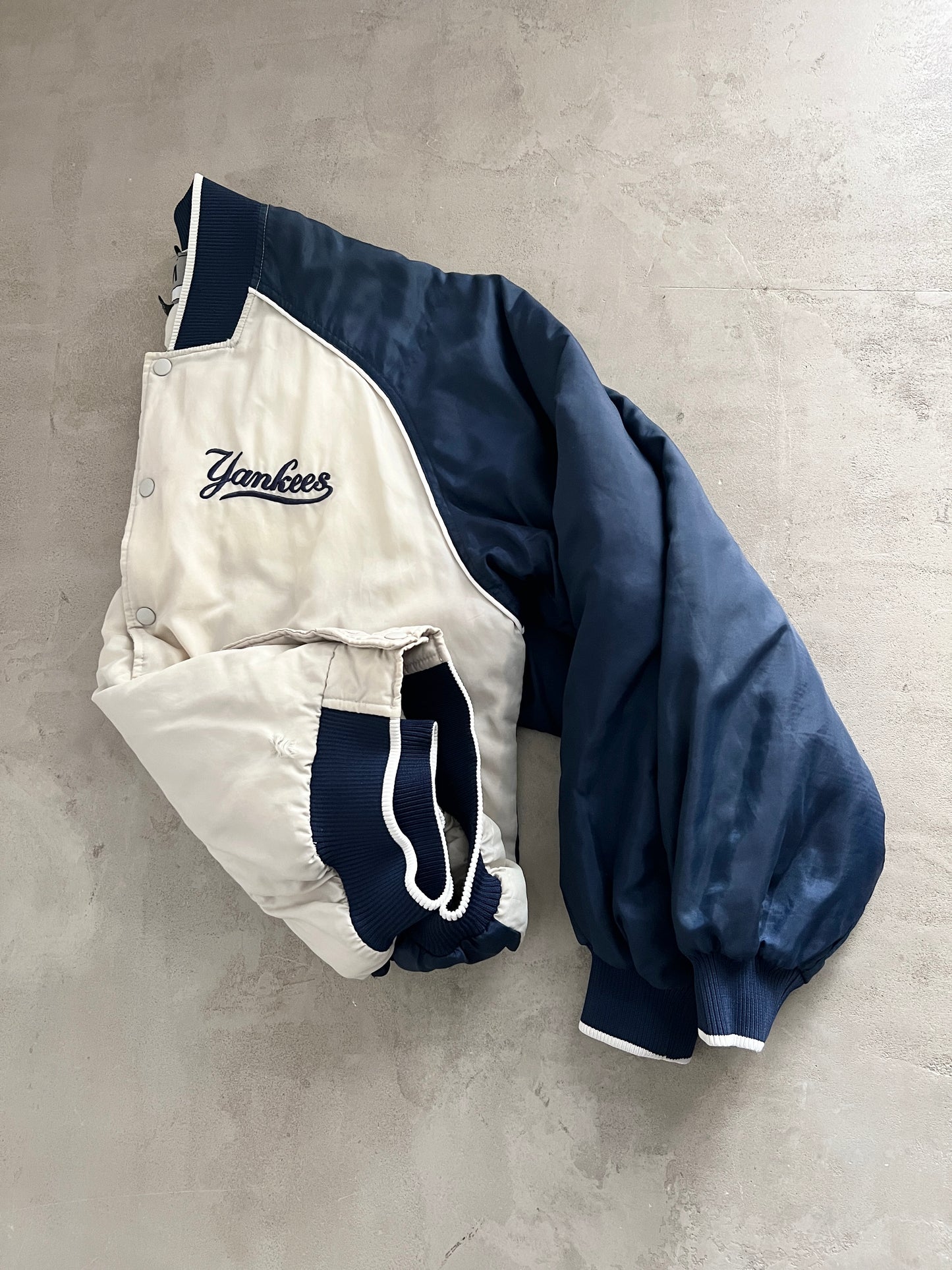 CREME/NAVY YANKEES NIKE BOMBER - 1990S - L