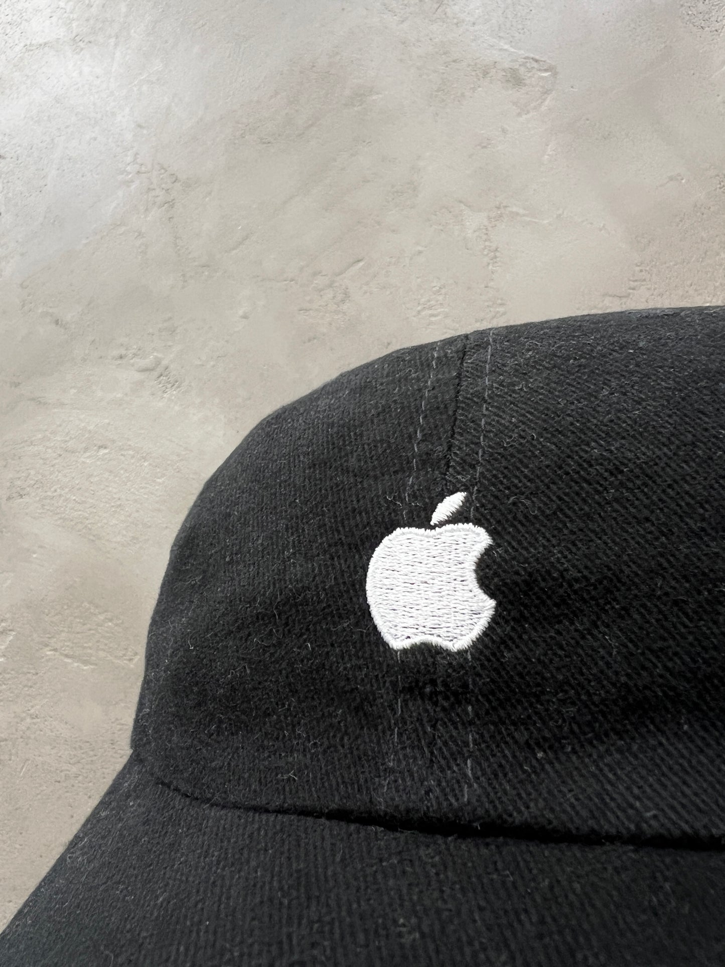 BLACK APPLE CAP - 2000S