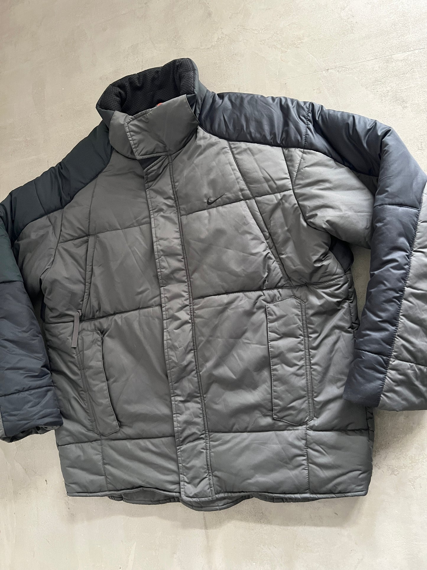 GREY NIKE PUFFER - 2000S - L