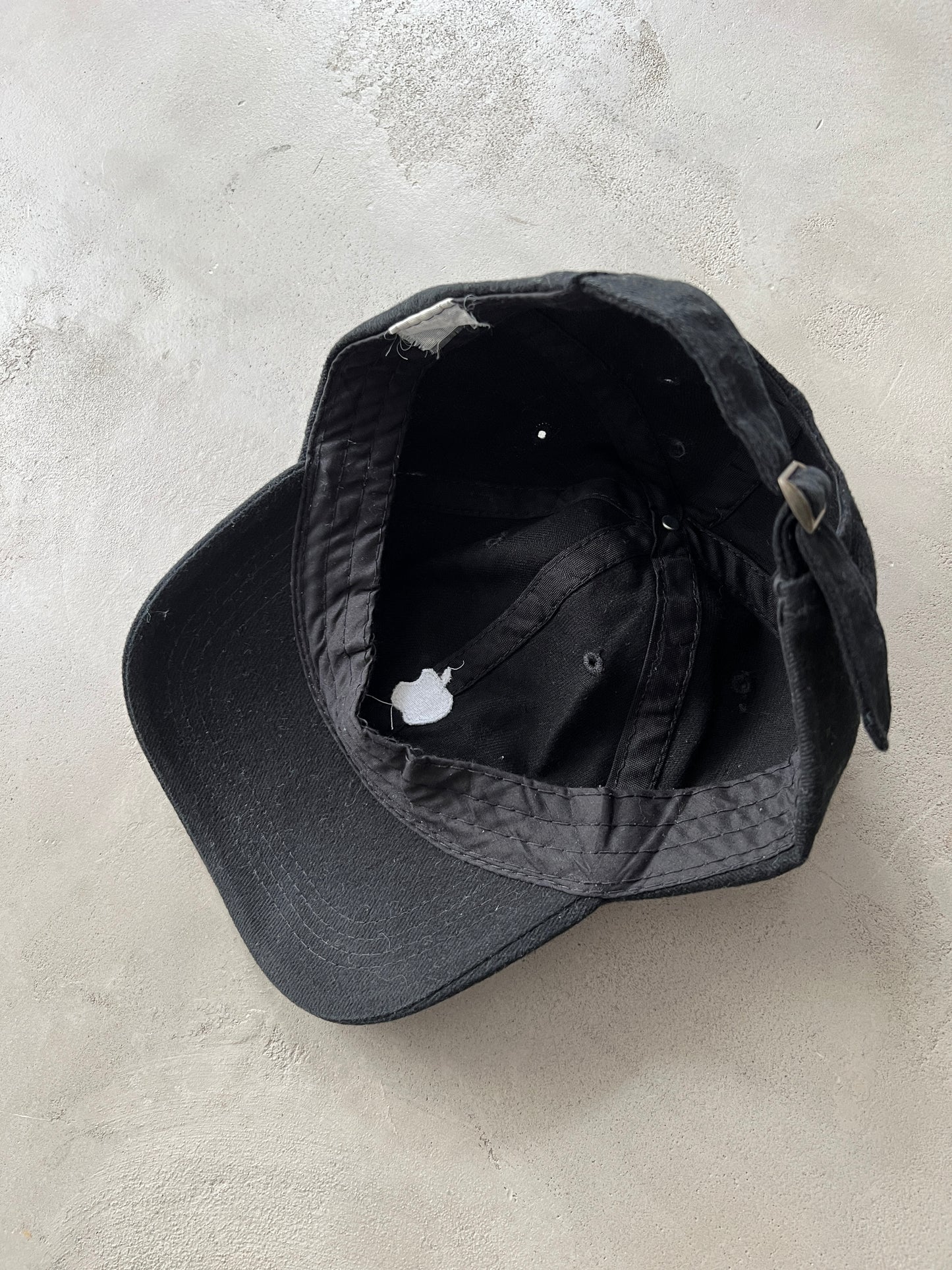 BLACK APPLE CAP - 2000S