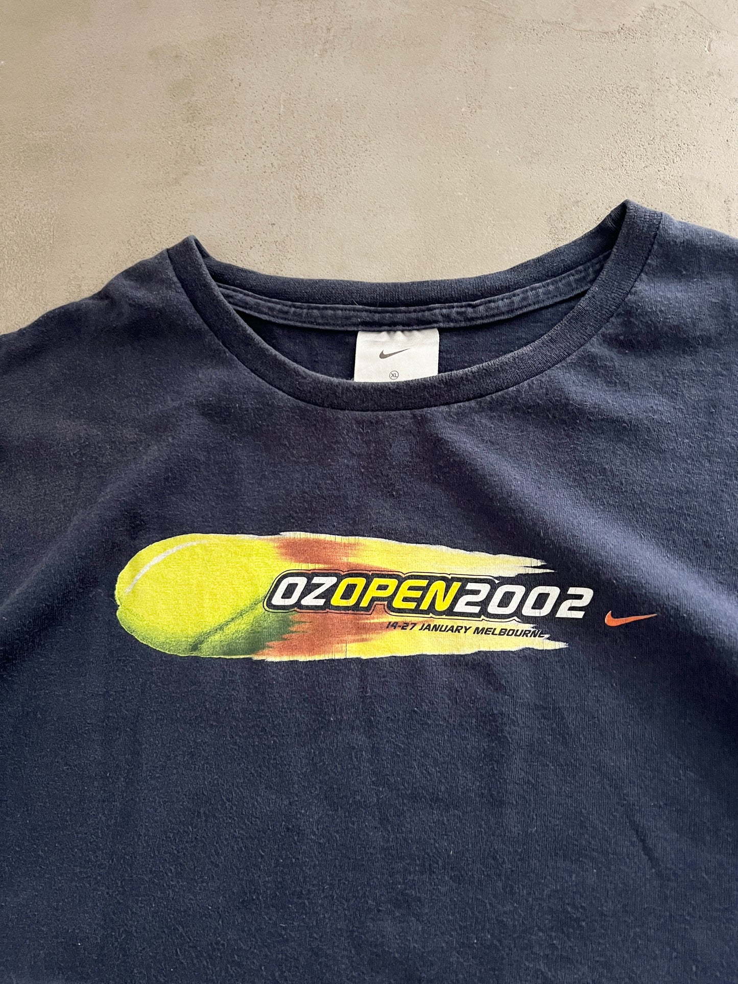 FADED NAVY NIKE TENNIS TEE - 2000S - XL/L