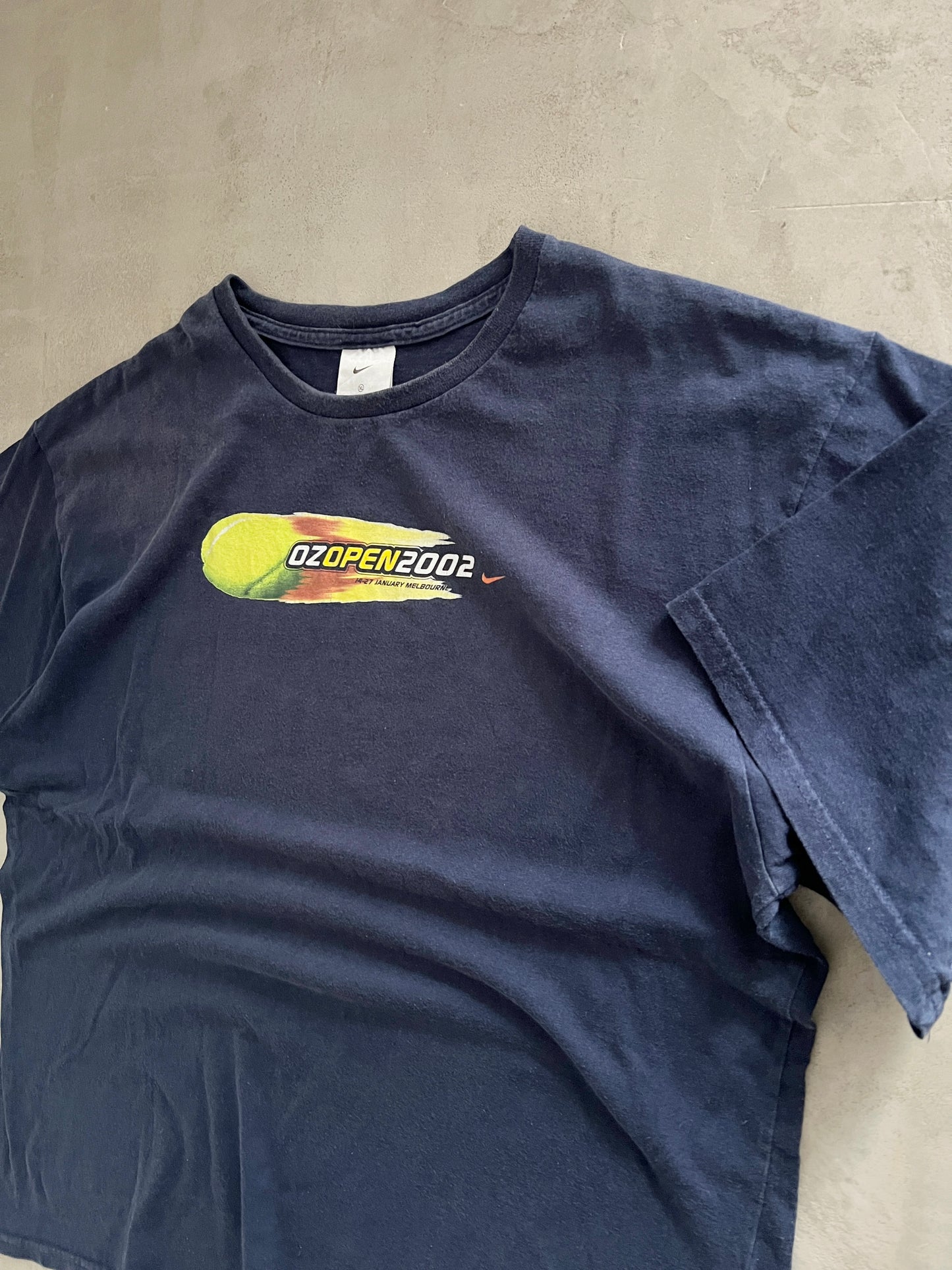 FADED NAVY NIKE TENNIS TEE - 2000S - XL/L