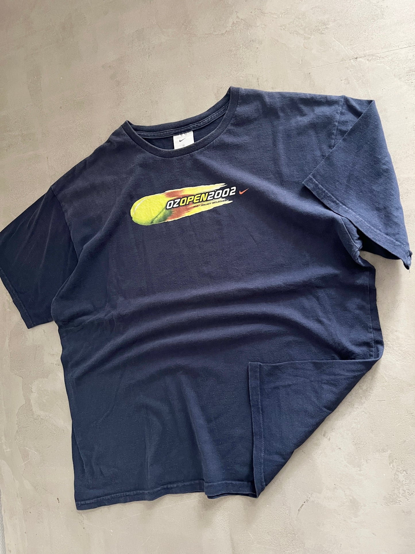 FADED NAVY NIKE TENNIS TEE - 2000S - XL/L