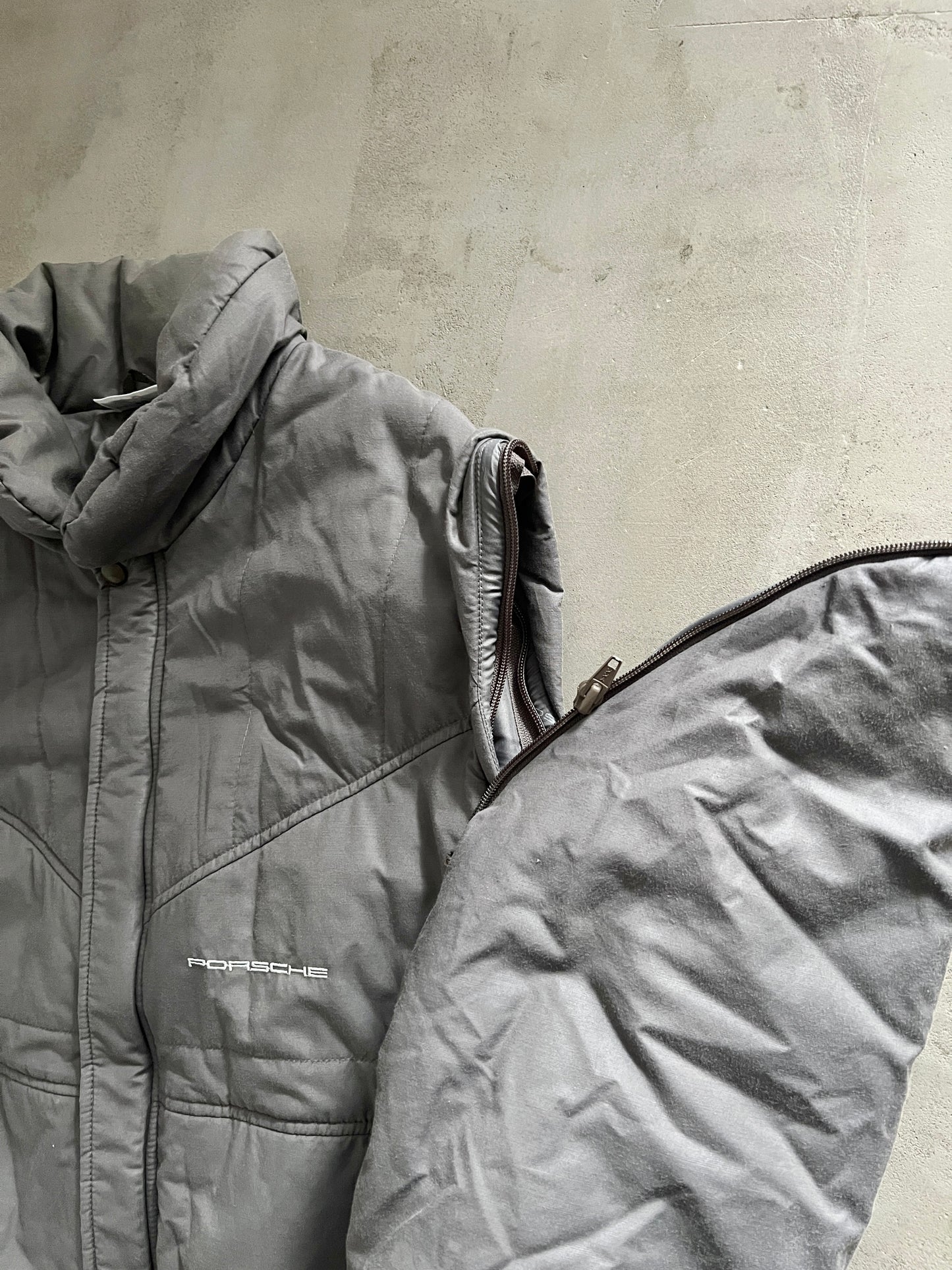 MOCHA PORSCHE PUFFER JACKET & VEST - 1980S - L