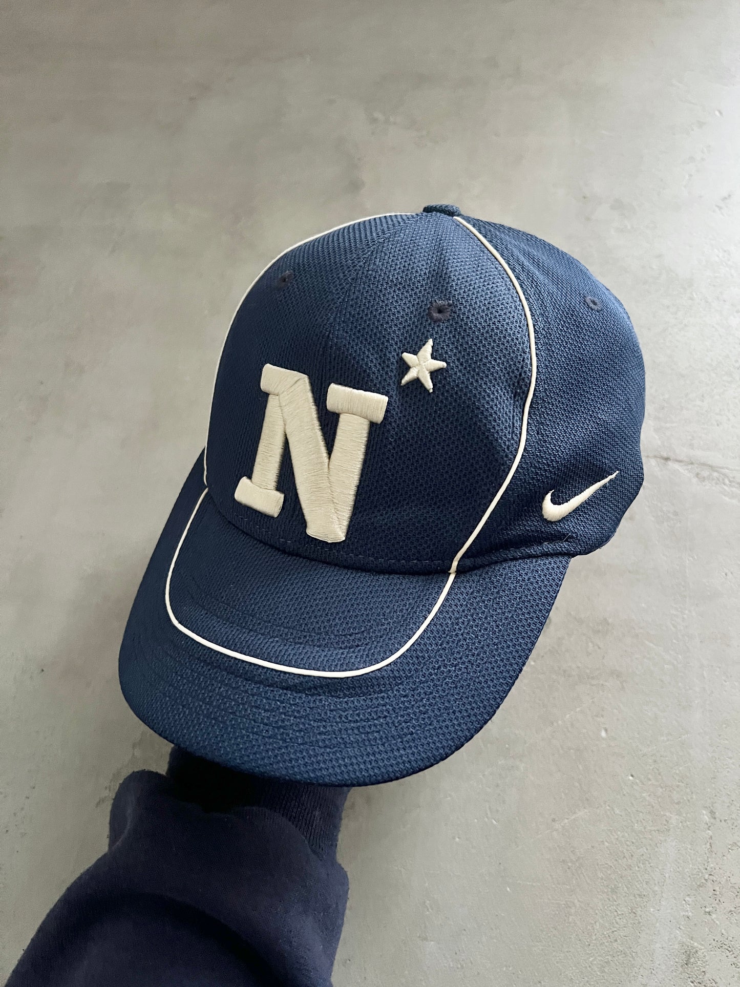 NAVY NIKE CAP - 1990S