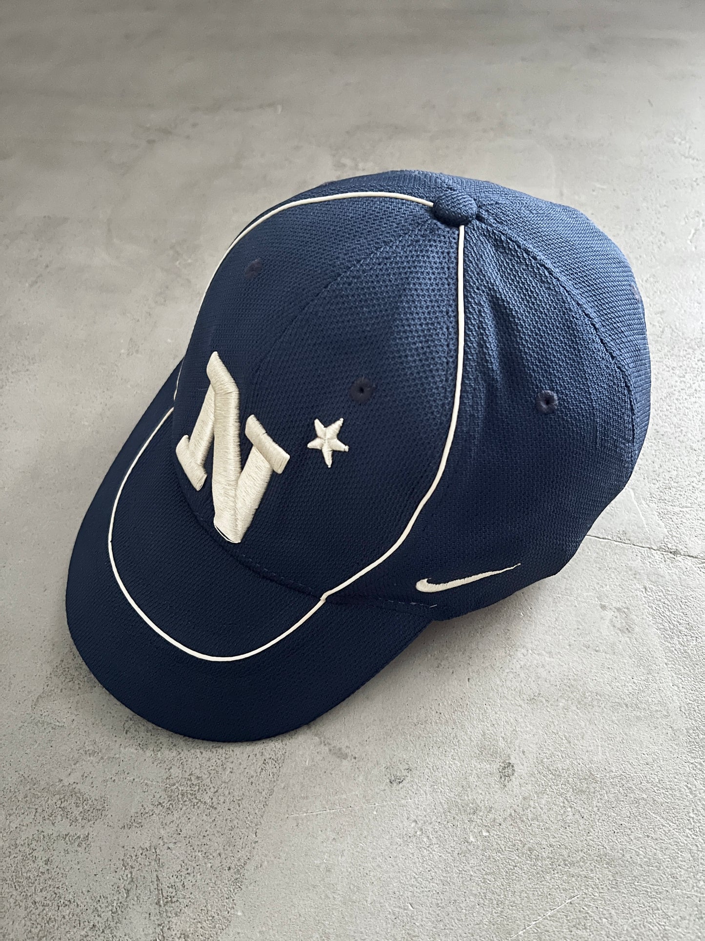 NAVY NIKE CAP - 1990S