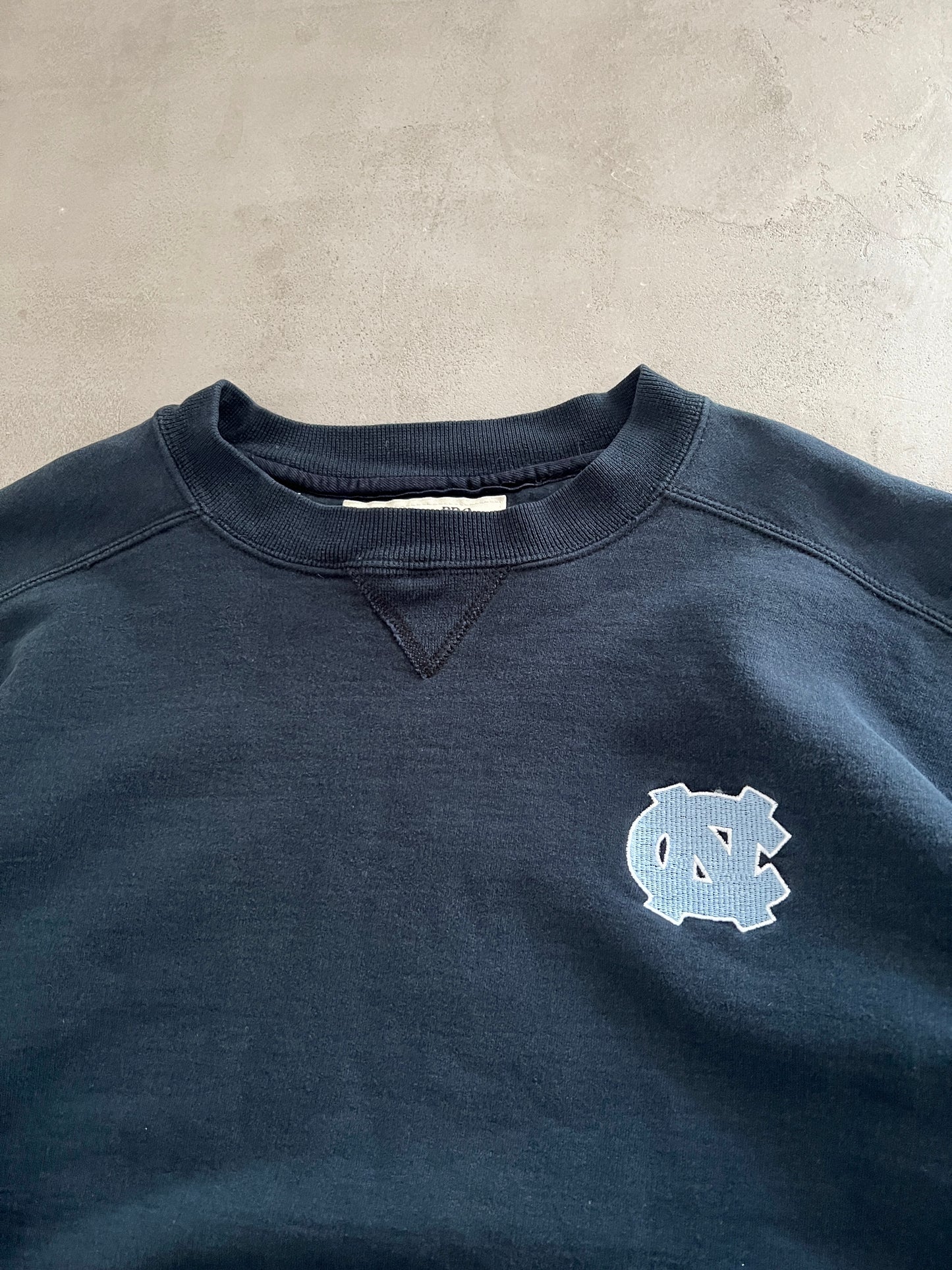 BLACK/NAVY UNC RUSSELL SWEATER - 1990S - L