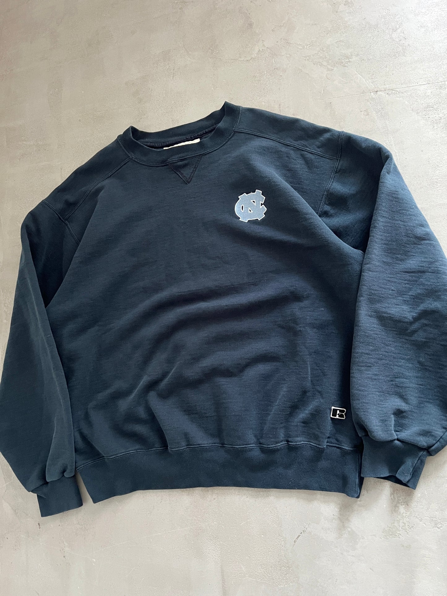 BLACK/NAVY UNC RUSSELL SWEATER - 1990S - L