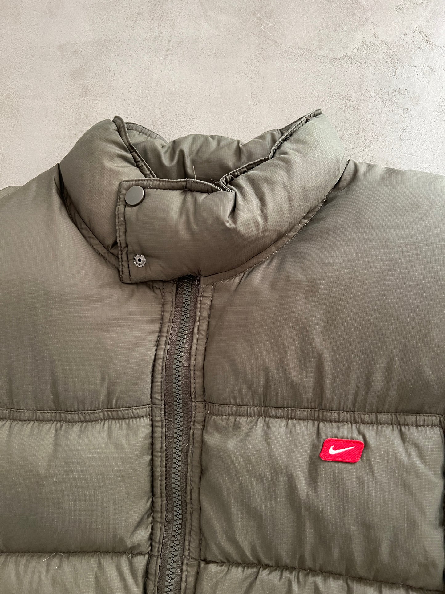 KHAKI NIKE PUFFER - 2000S - L