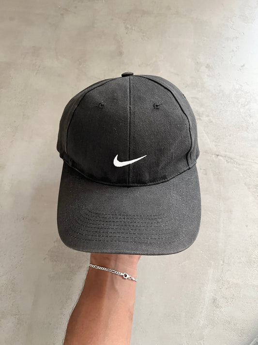 BLACK NIKE CAP - 2000S