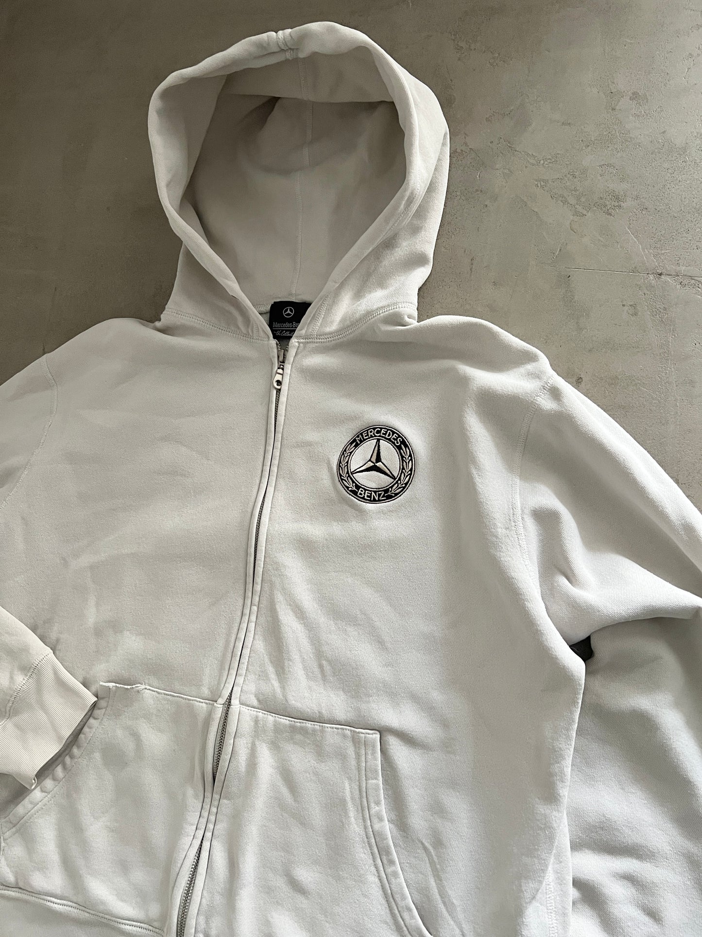 CREME MERCEDES BENZ ZIP UP HOODIE - 1990S - L/M