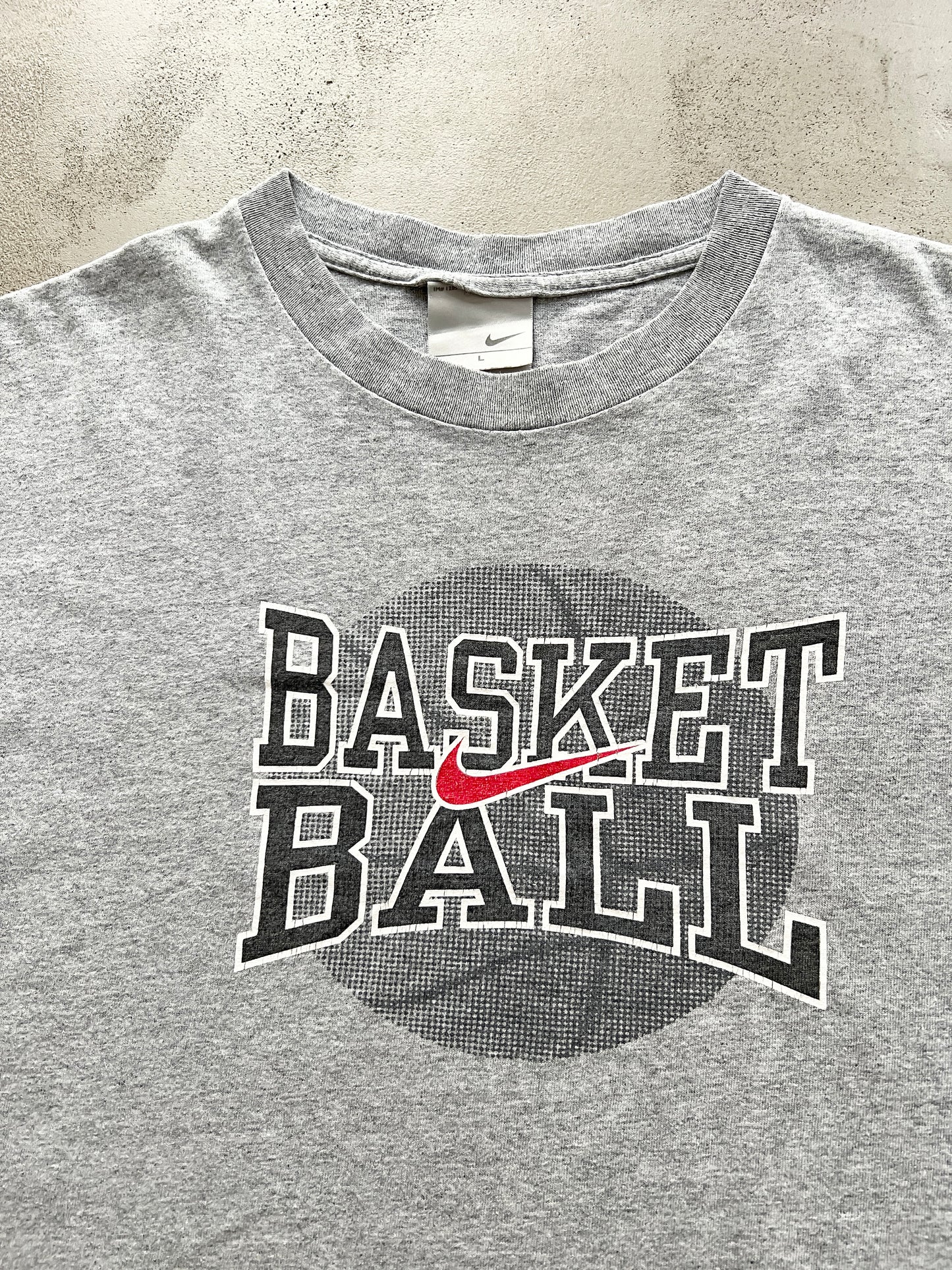 GREY NIKE BASKETBALL TEE - 1990S - M