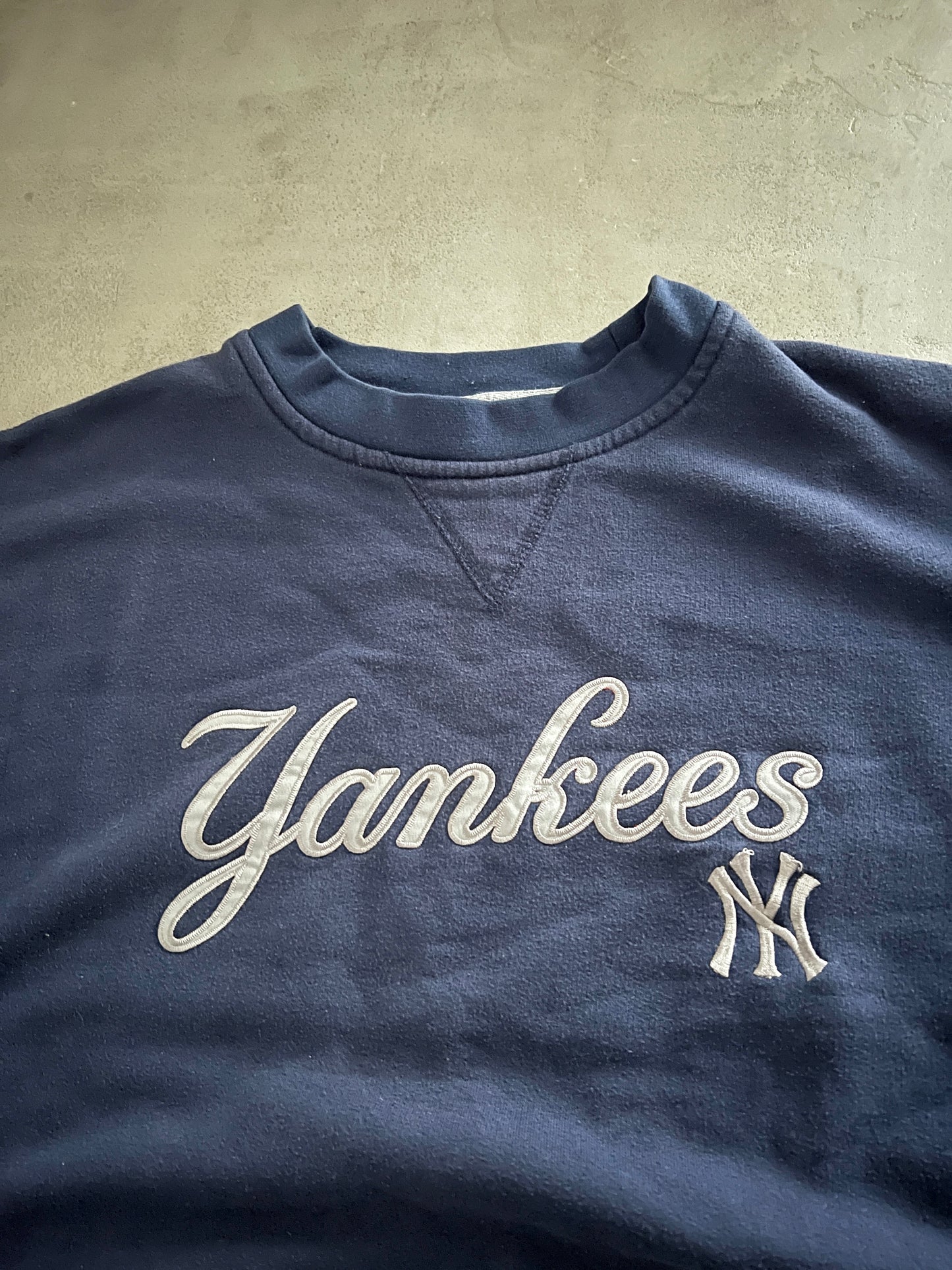 NAVY YANKEES SWEATER - 1990S - L/M