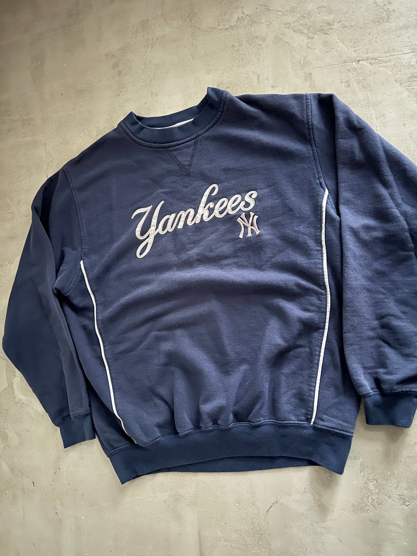 NAVY YANKEES SWEATER - 1990S - L/M