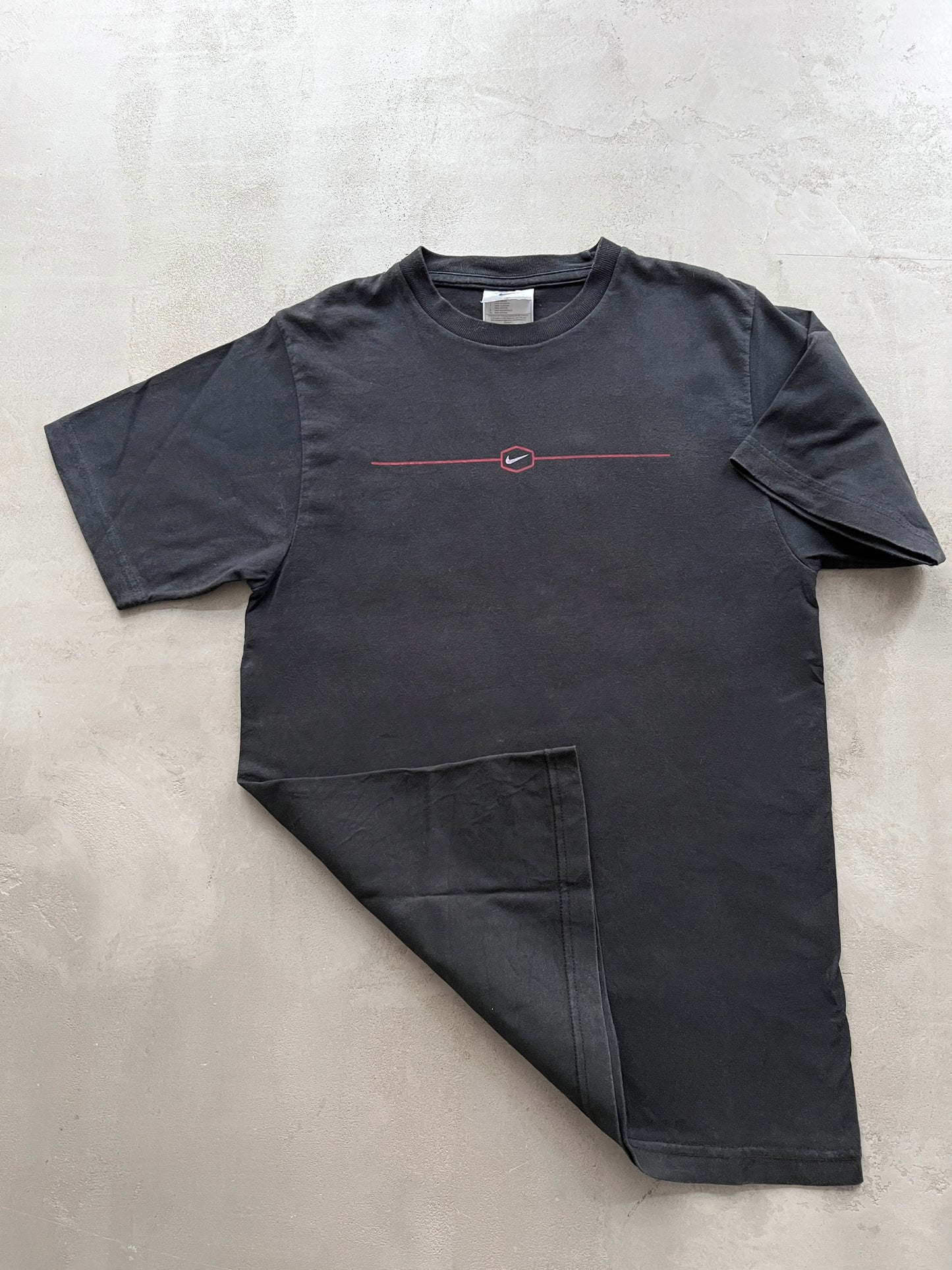 BLACK NIKE TEE - 1990S - S/XS