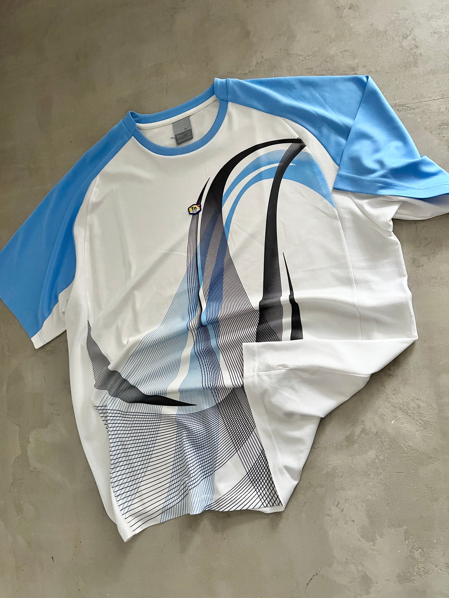 WHITE/BABY BLUE NIKE TN TEE - 2000S - XXL