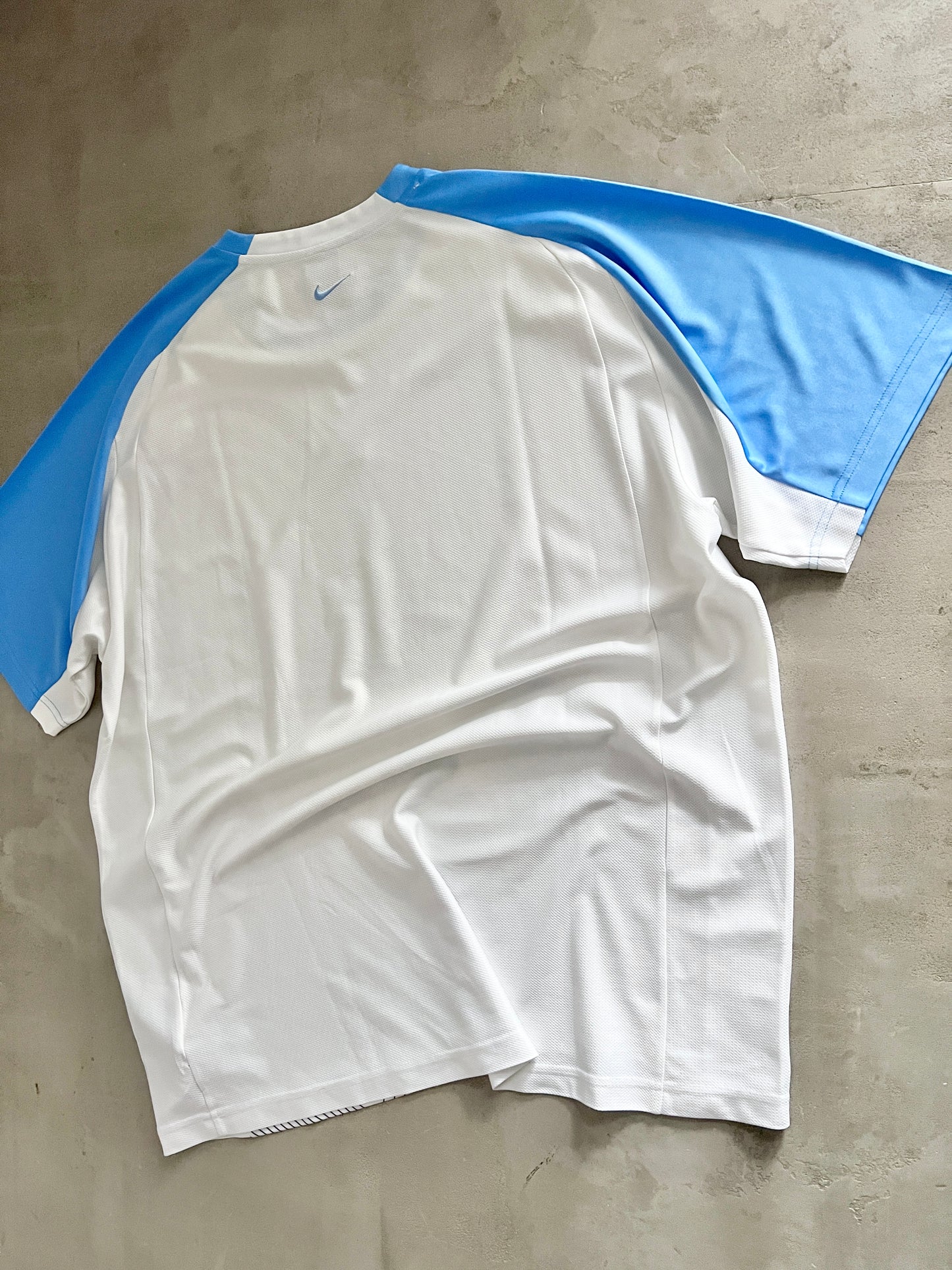 WHITE/BABY BLUE NIKE TN TEE - 2000S - XXL