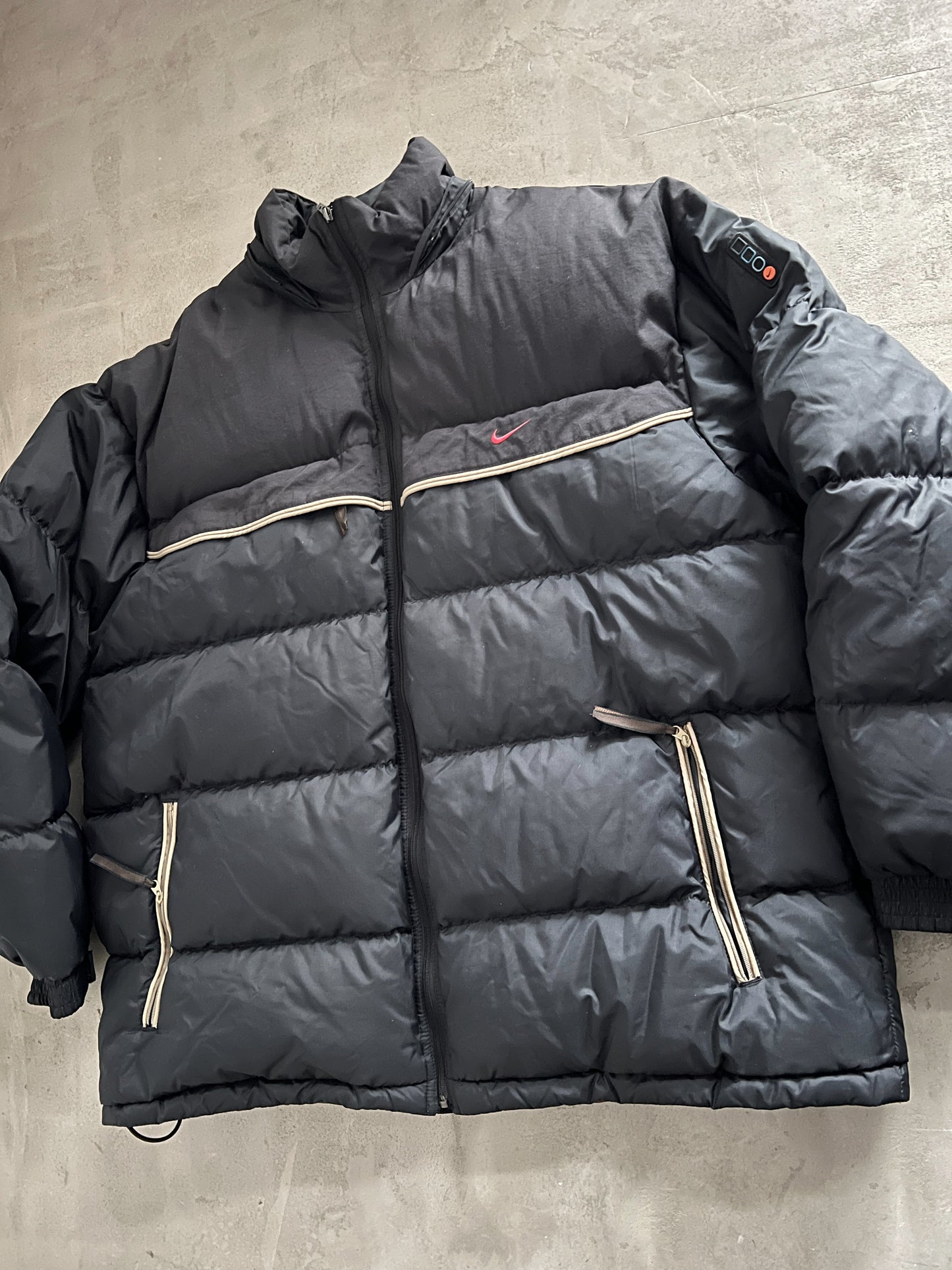 BLACK NIKE PUFFER - 2000S - L/XL