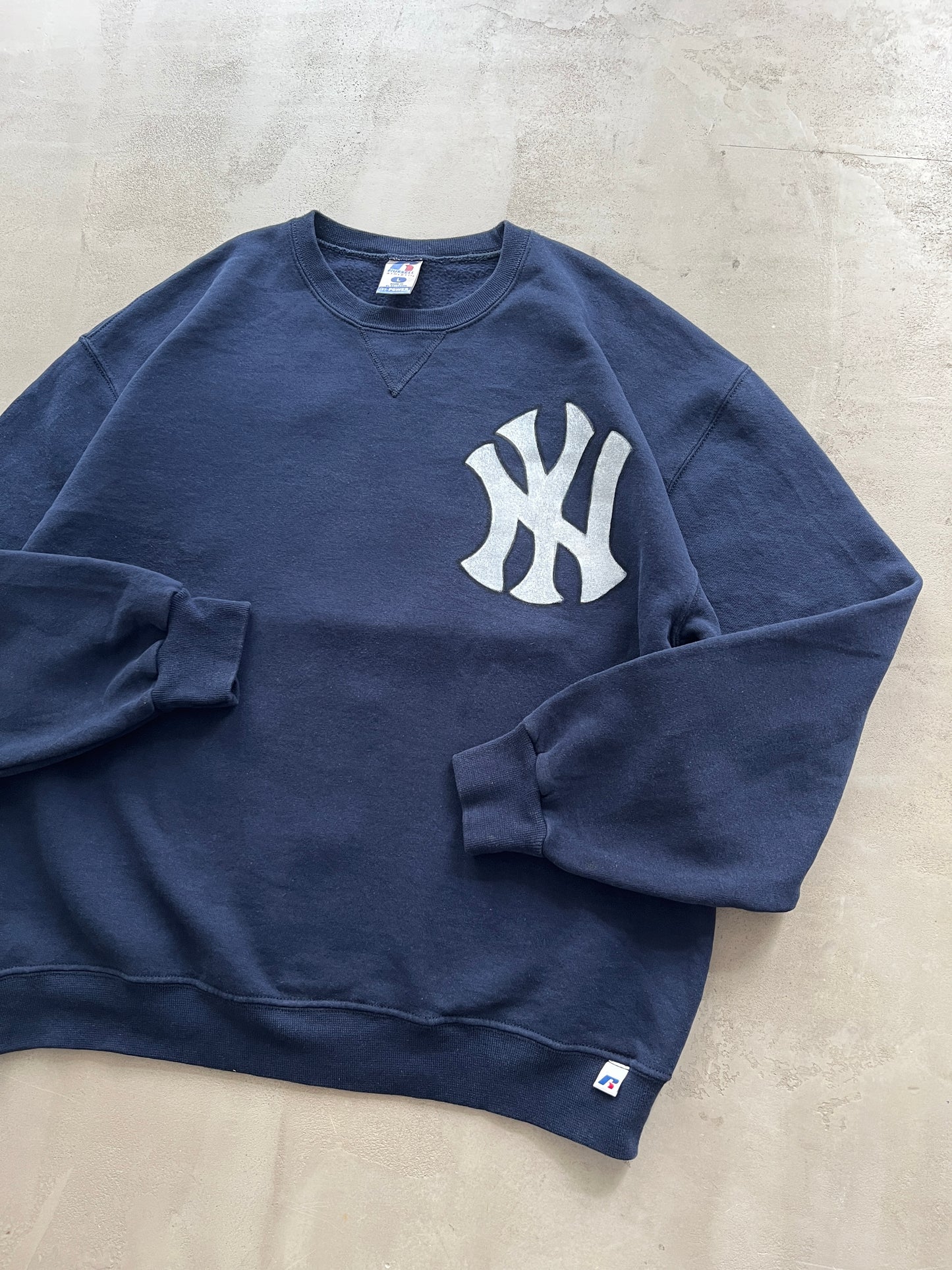 NAVY YANKEES RUSSELL ATHLETIC SWEATER - 1990S - L/M