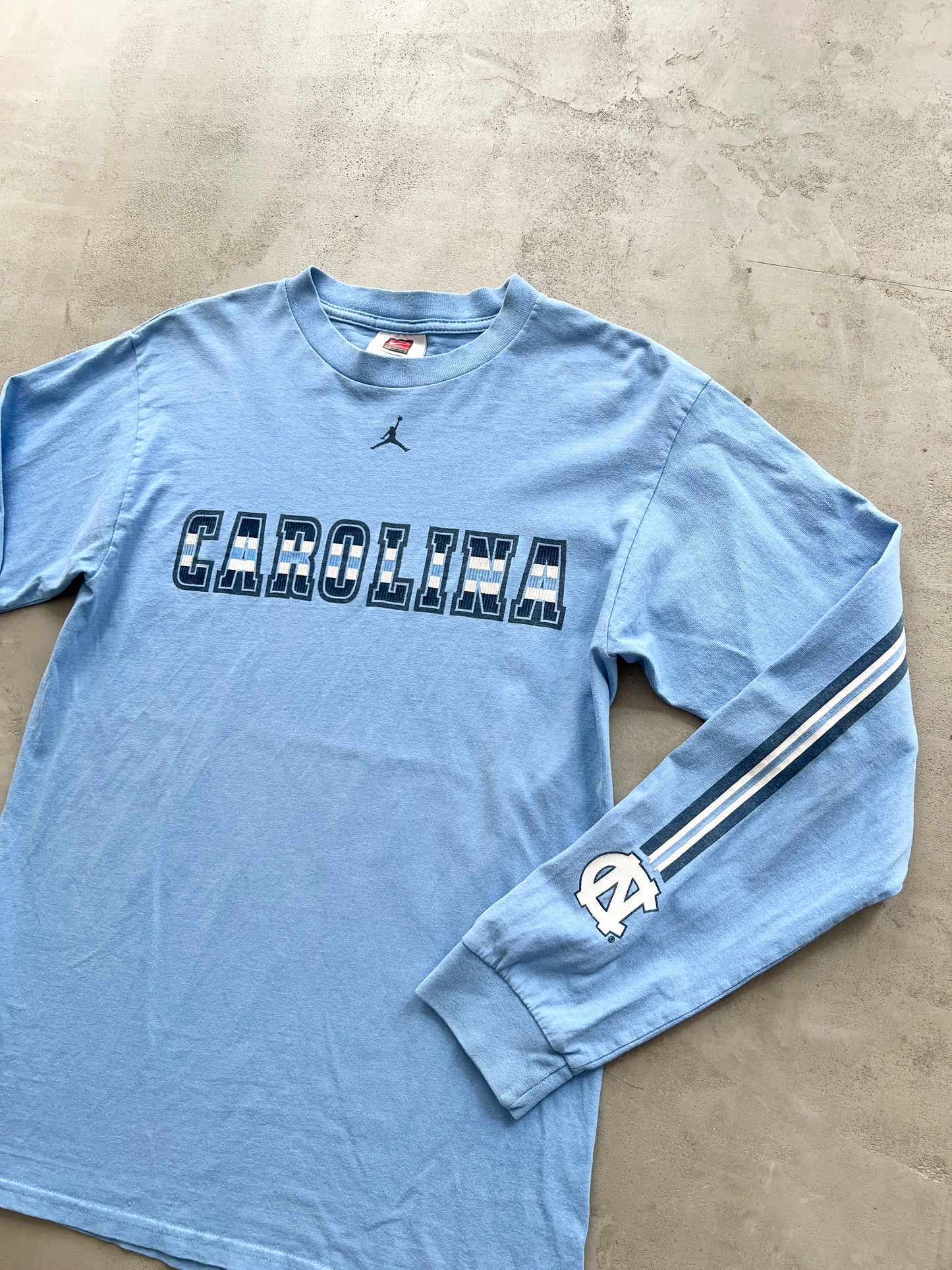 BABY BLUE AIR JORDAN UNC LONGSLEEVE - 1990S - XS