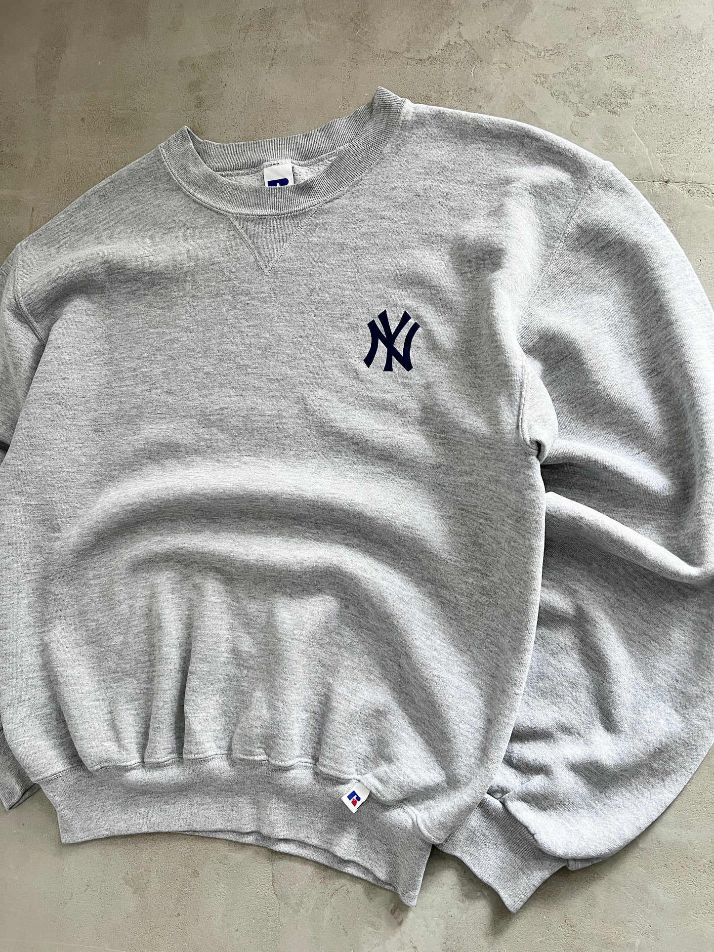 GREY YANKEES RUSSELL SWEATER - 1990S - L