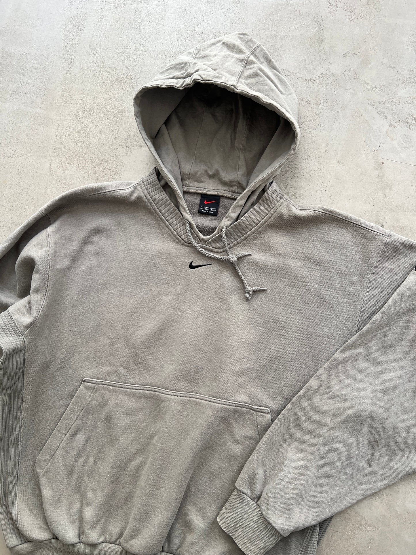 KHAKI/BEIGE NIKE HOODIE - 1990S - M