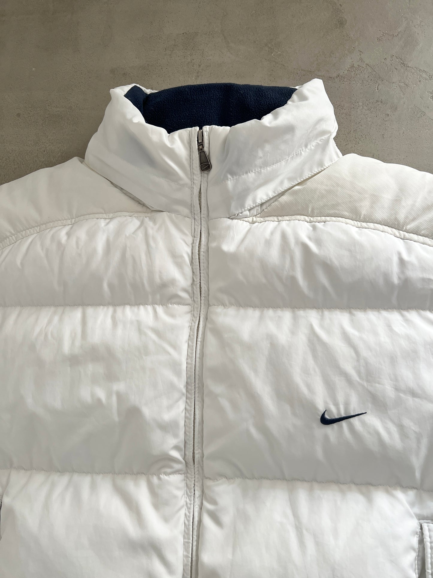 WHITE NIKE PUFFER VEST - 2000S - XL/L