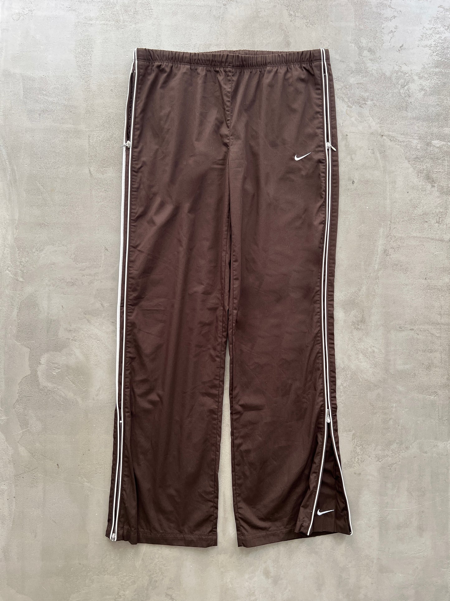 MOCHA NIKE TRACK PANTS - 2000S - M/S