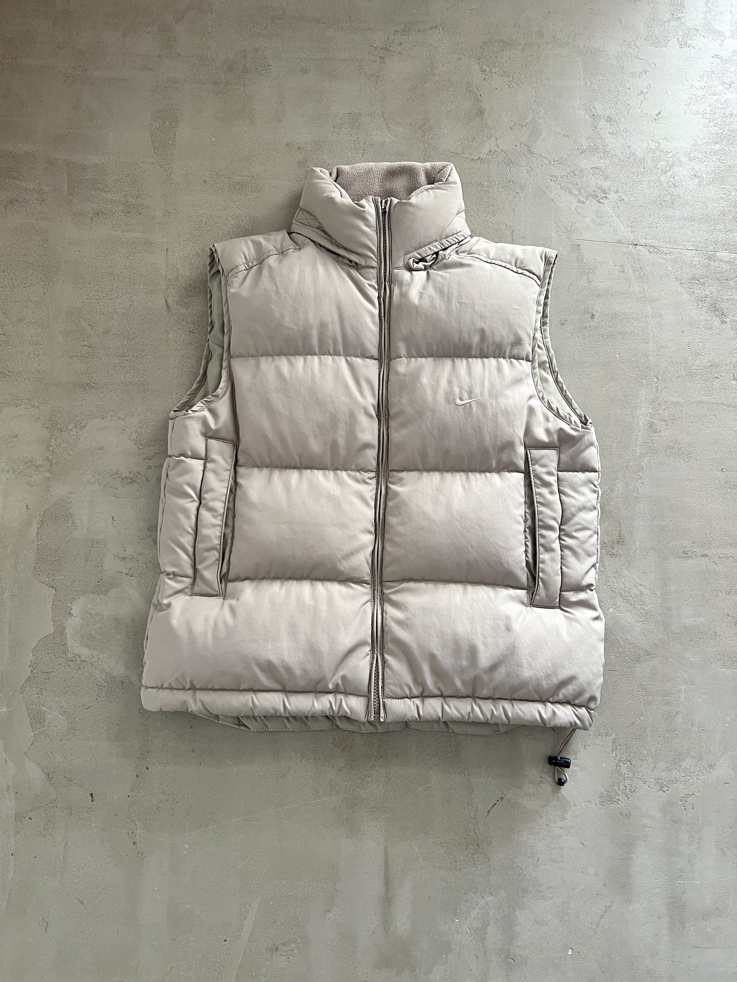 BEIGE NIKE PUFFER VEST - 2000S - S/M