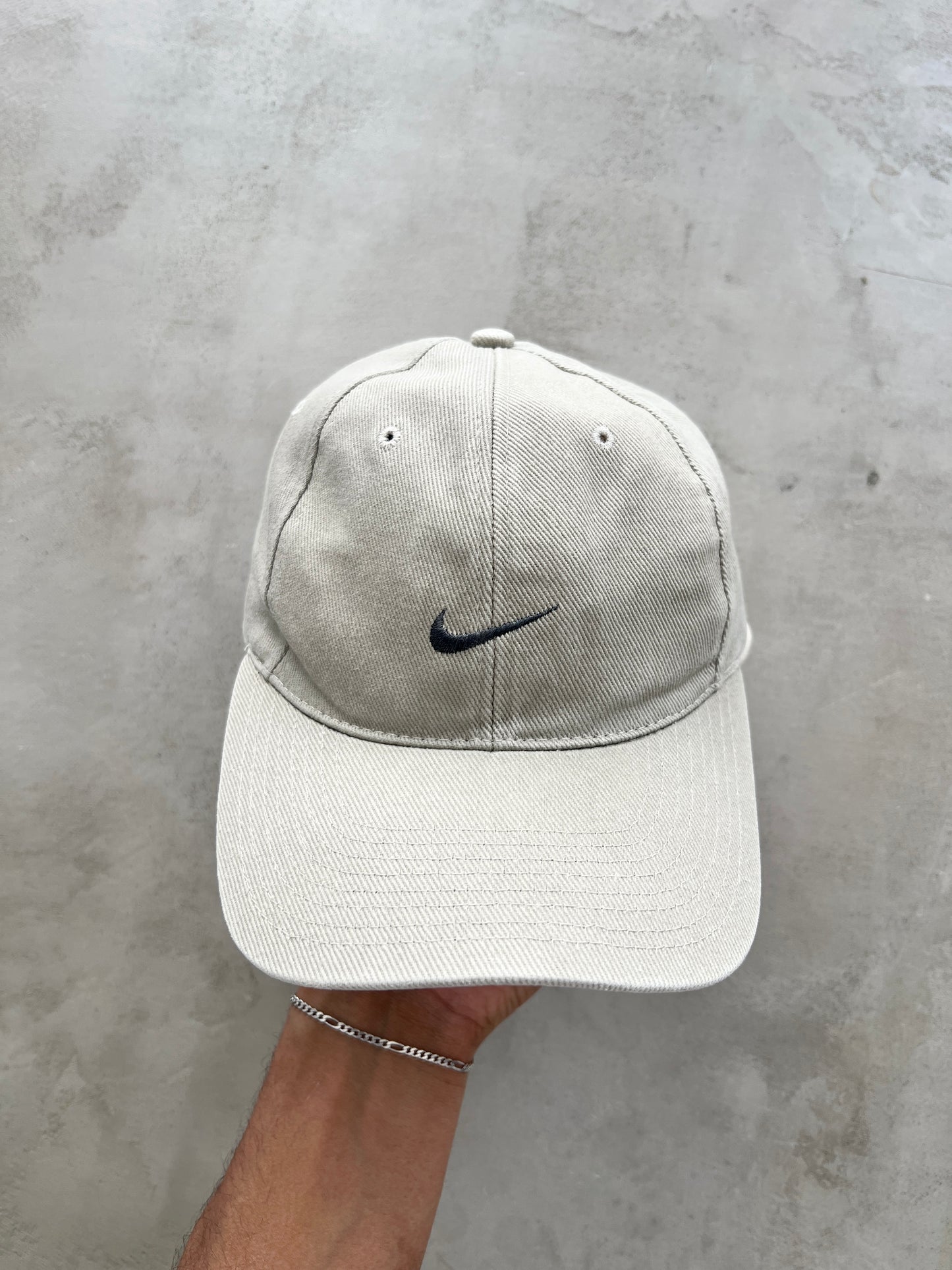 BEIGE NIKE GOLF CAP - 2000S