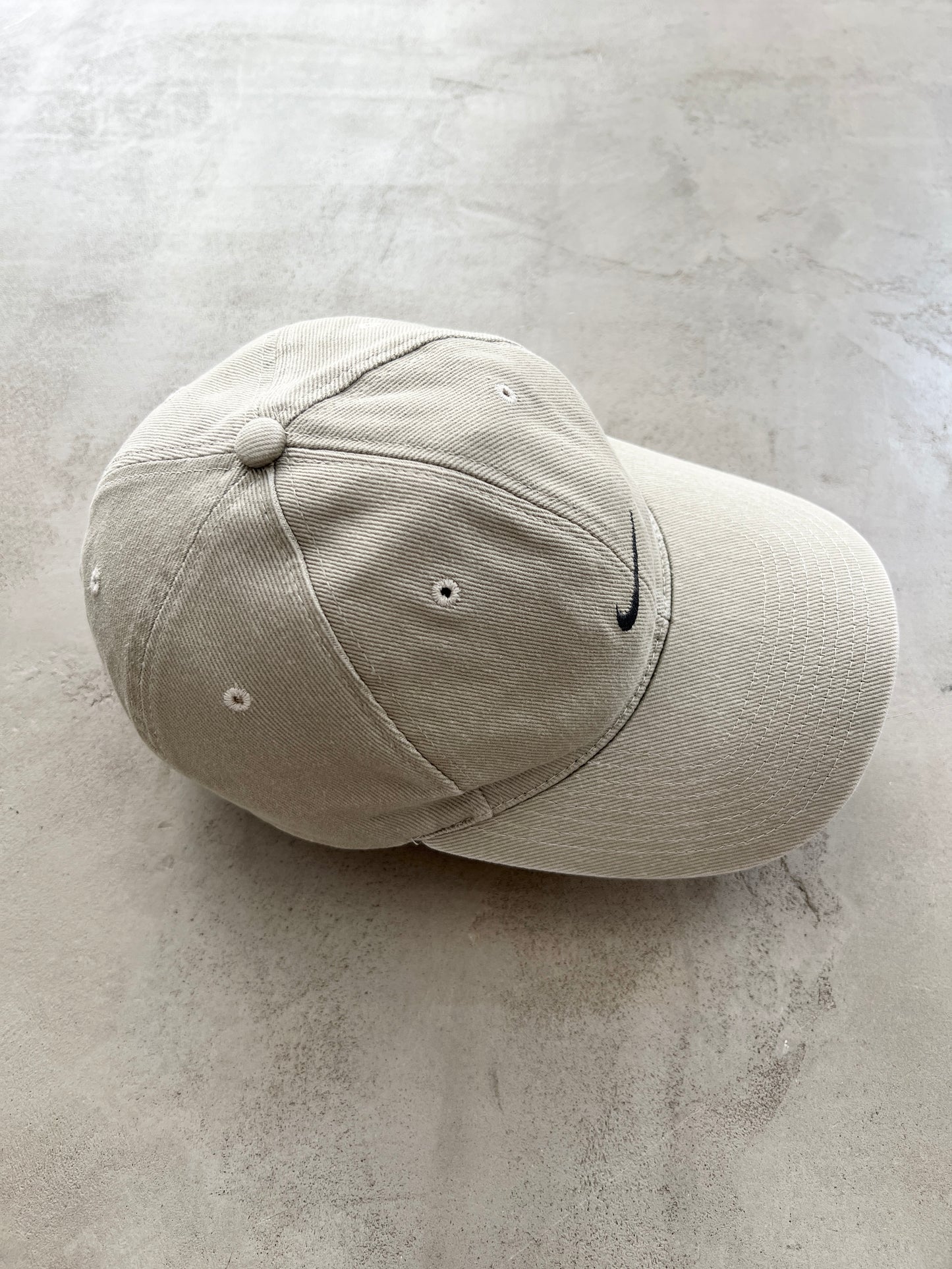 BEIGE NIKE GOLF CAP - 2000S