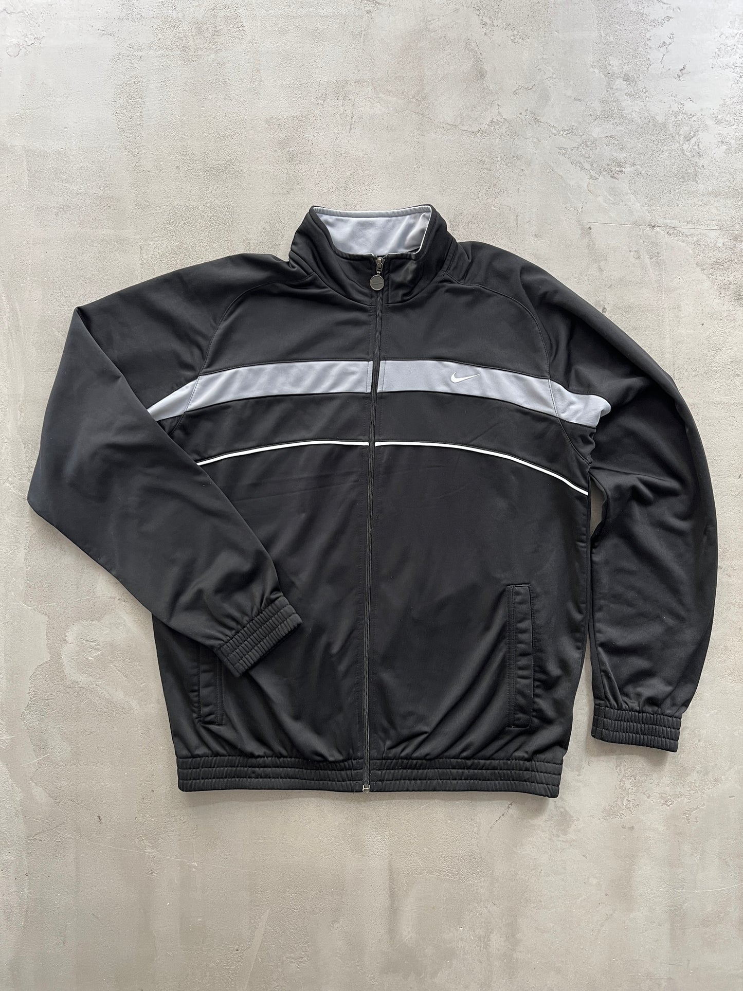 BLACK NIKE TRACK JACKET - 2000S - M