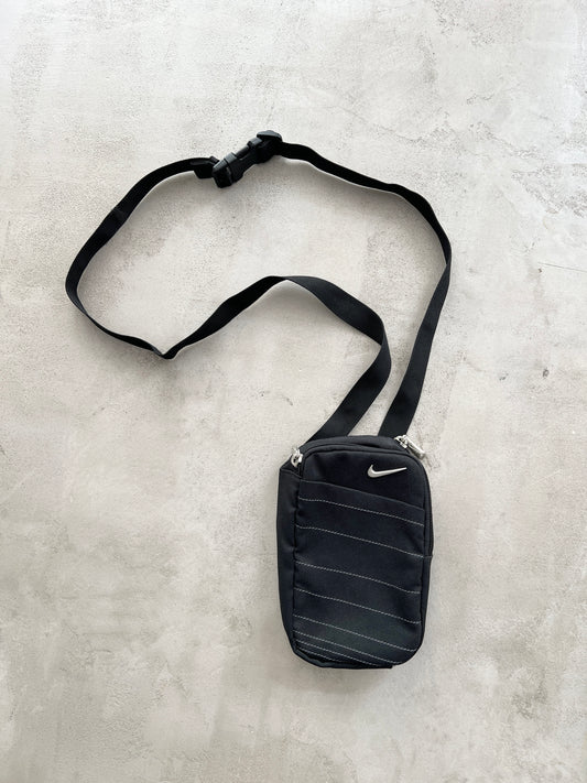 BLACK/SILVER NIKE BAG - 2000S