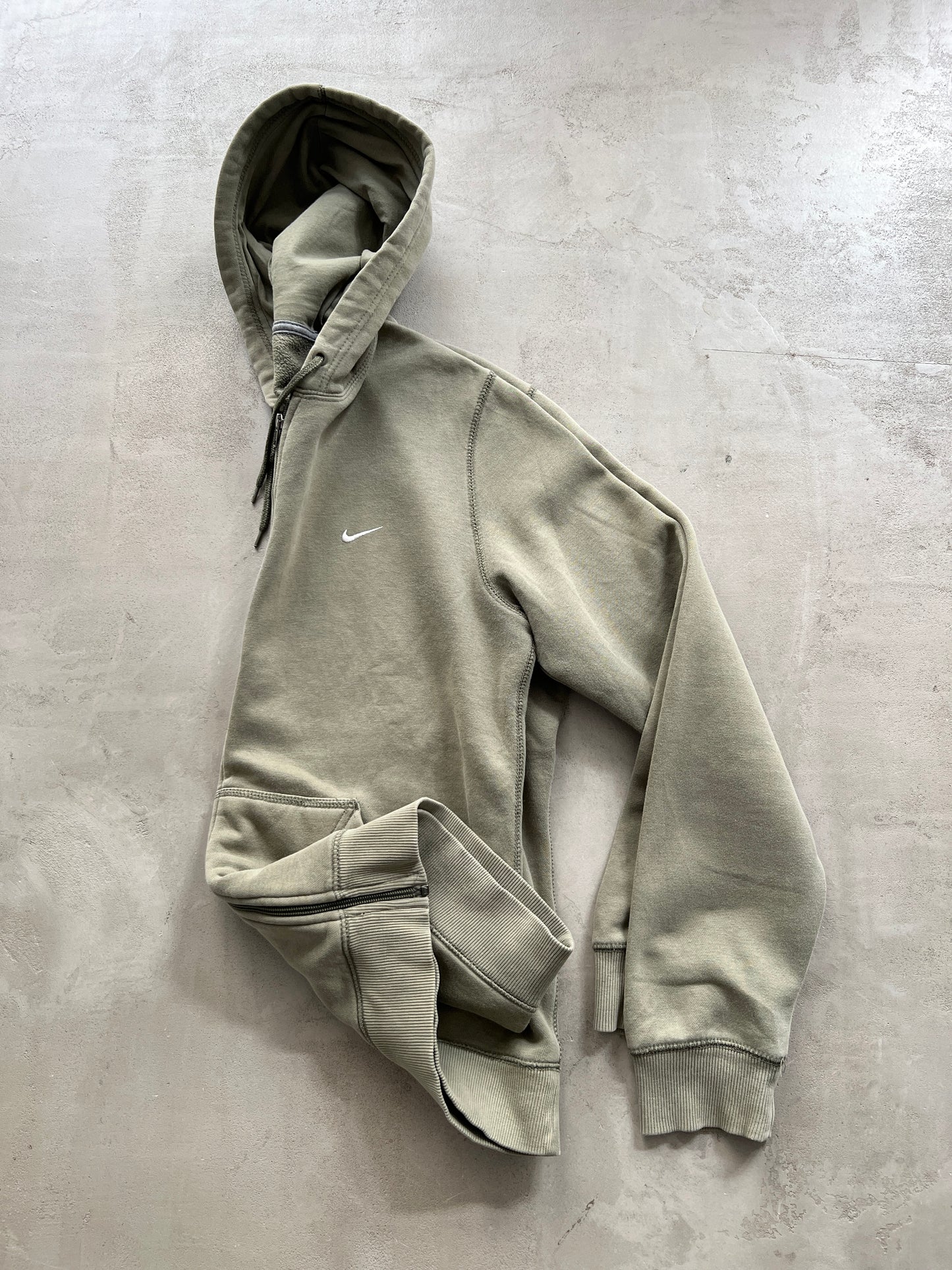 FADED OLIVE NIKE ZIP UP HOODIE - 2000S - L