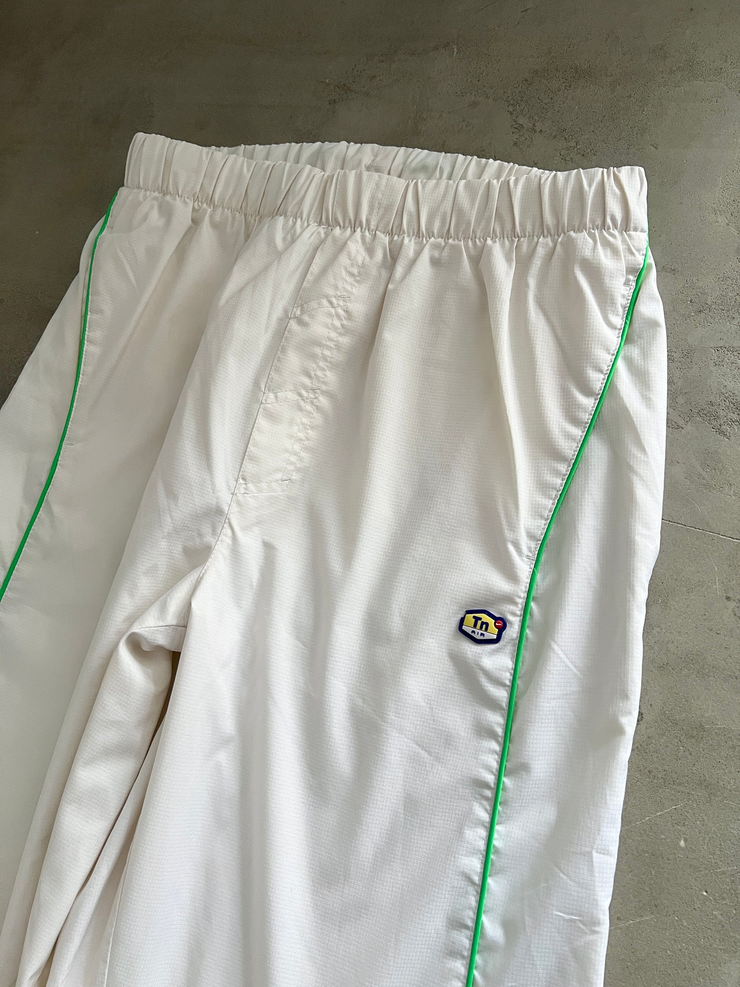 WHITE/GREEN TN7 TRACK PANTS - 2000S - L