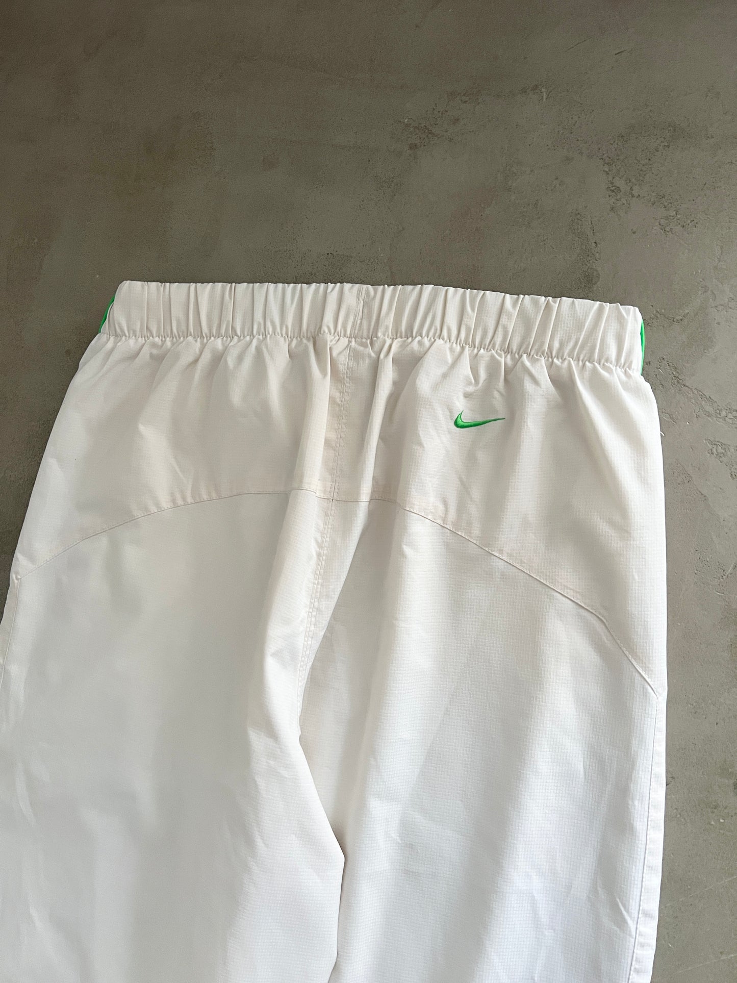 WHITE/GREEN TN7 TRACK PANTS - 2000S - L