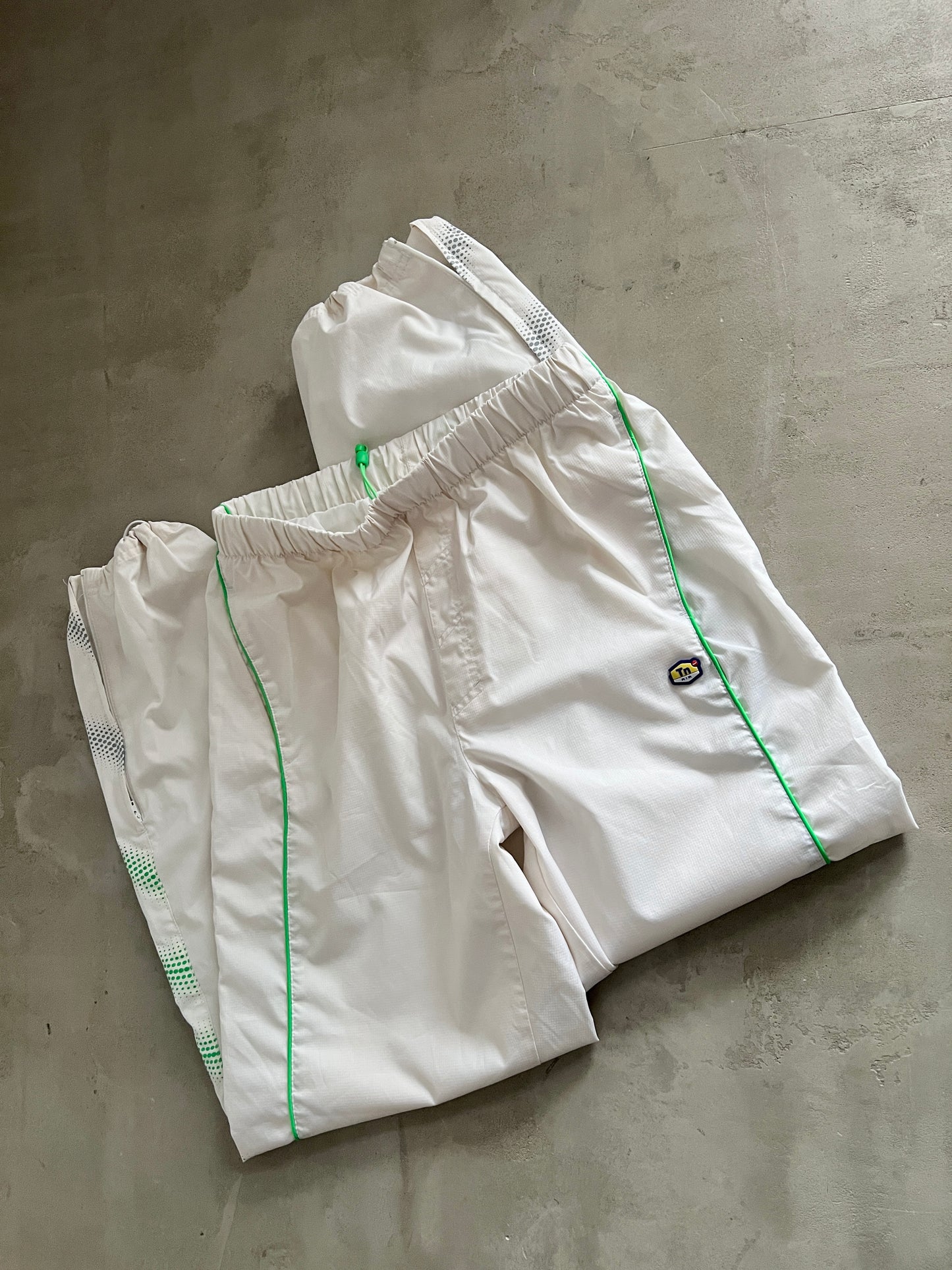 WHITE/GREEN TN7 TRACK PANTS - 2000S - L