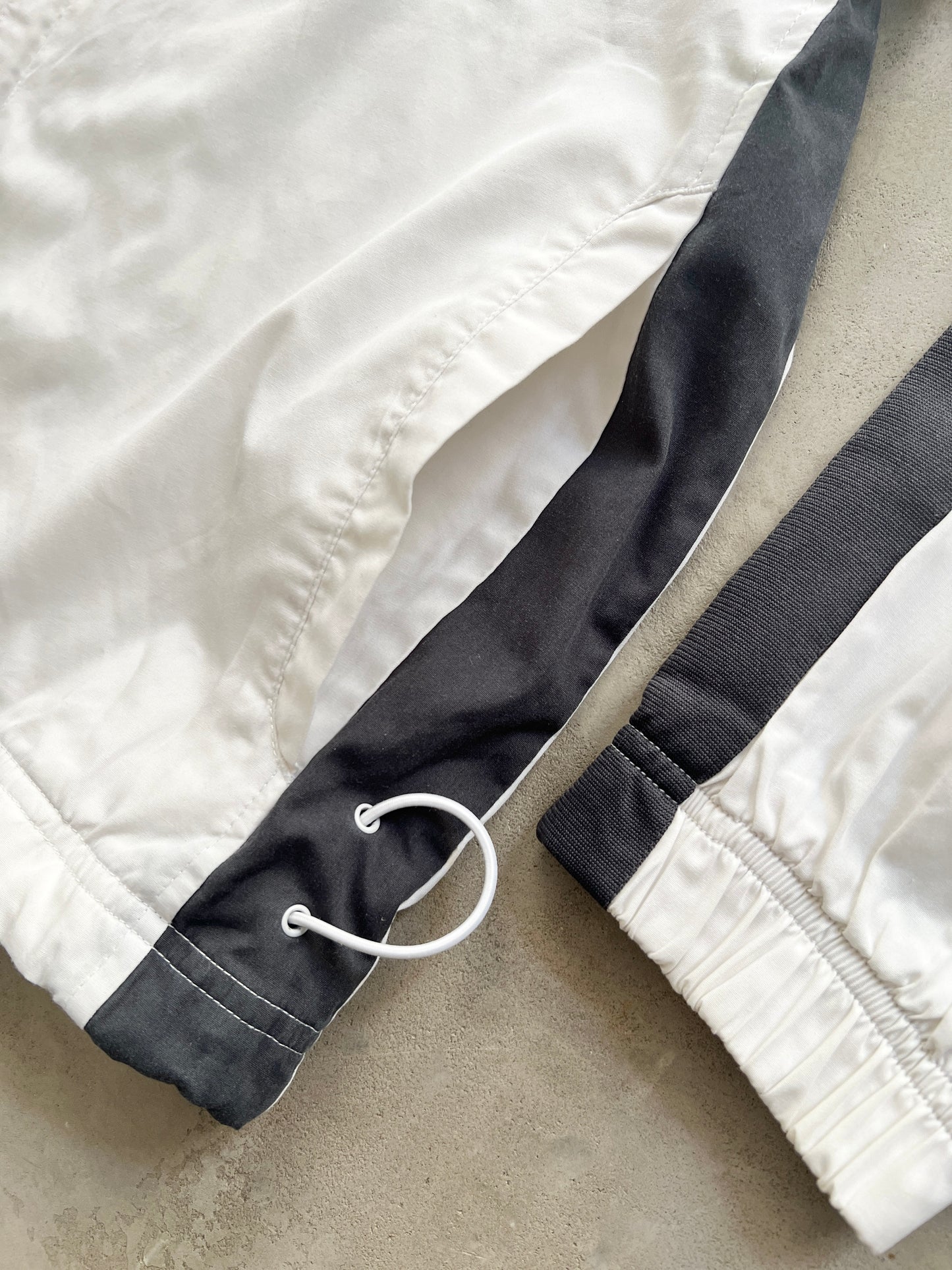 WHITE NIKE TRACK JACKET - 2000S - L/M