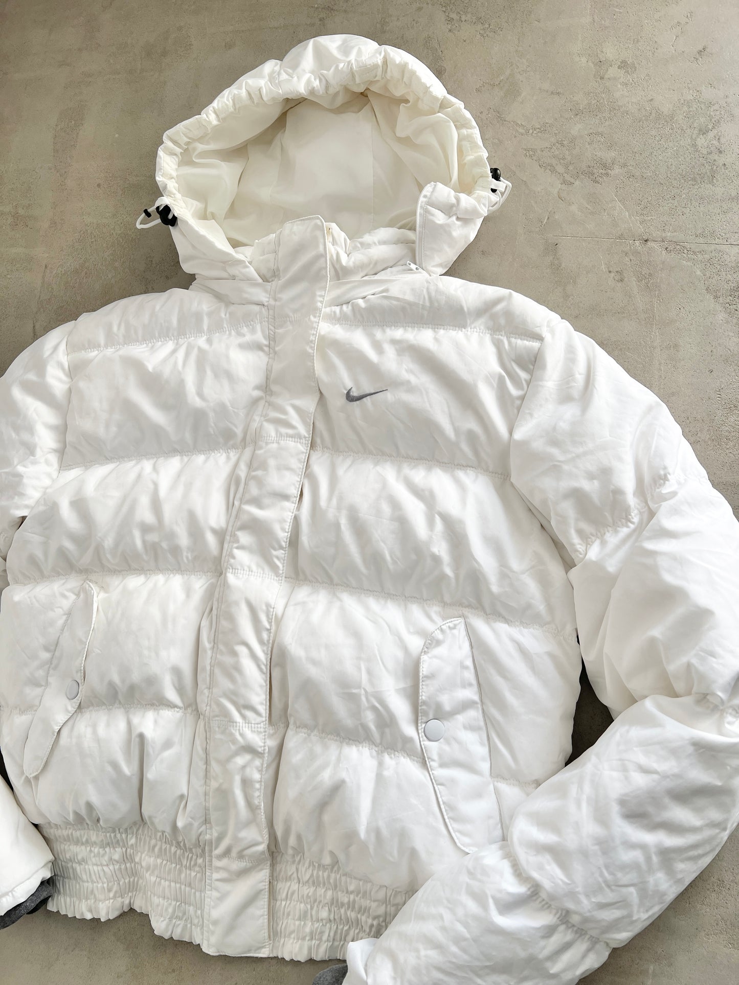 WHITE NIKE PUFFER - 2000S - WOMEN'S M